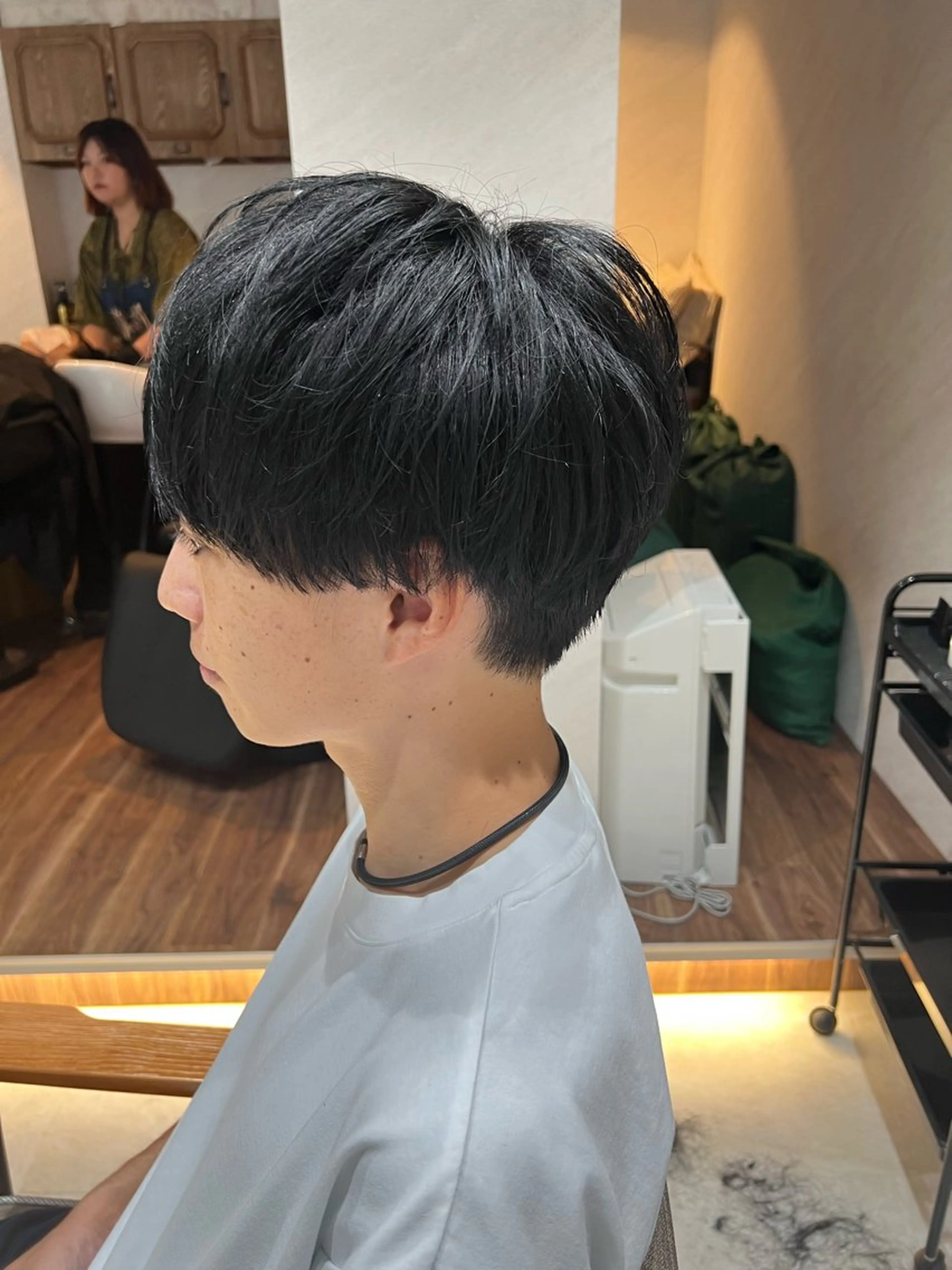 メンズ マッシュ ツーブロック カット 艶ボブ🤎ボブパーマ 透明感カラー\メンズのヘアスタイル