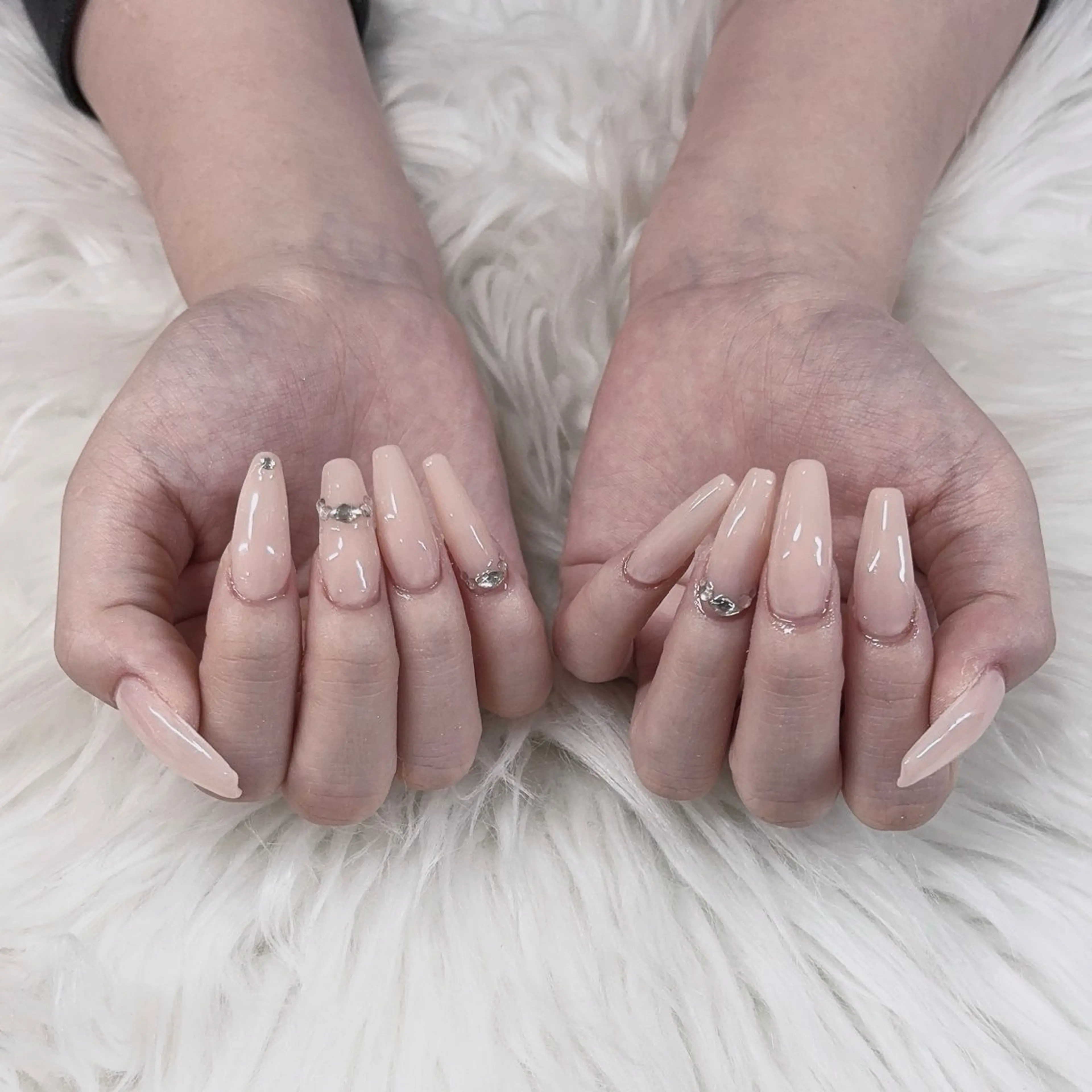 ネイル スカルプネイル ストーンネイル ハンドネイル BLUEM みおちのネイルデザイン