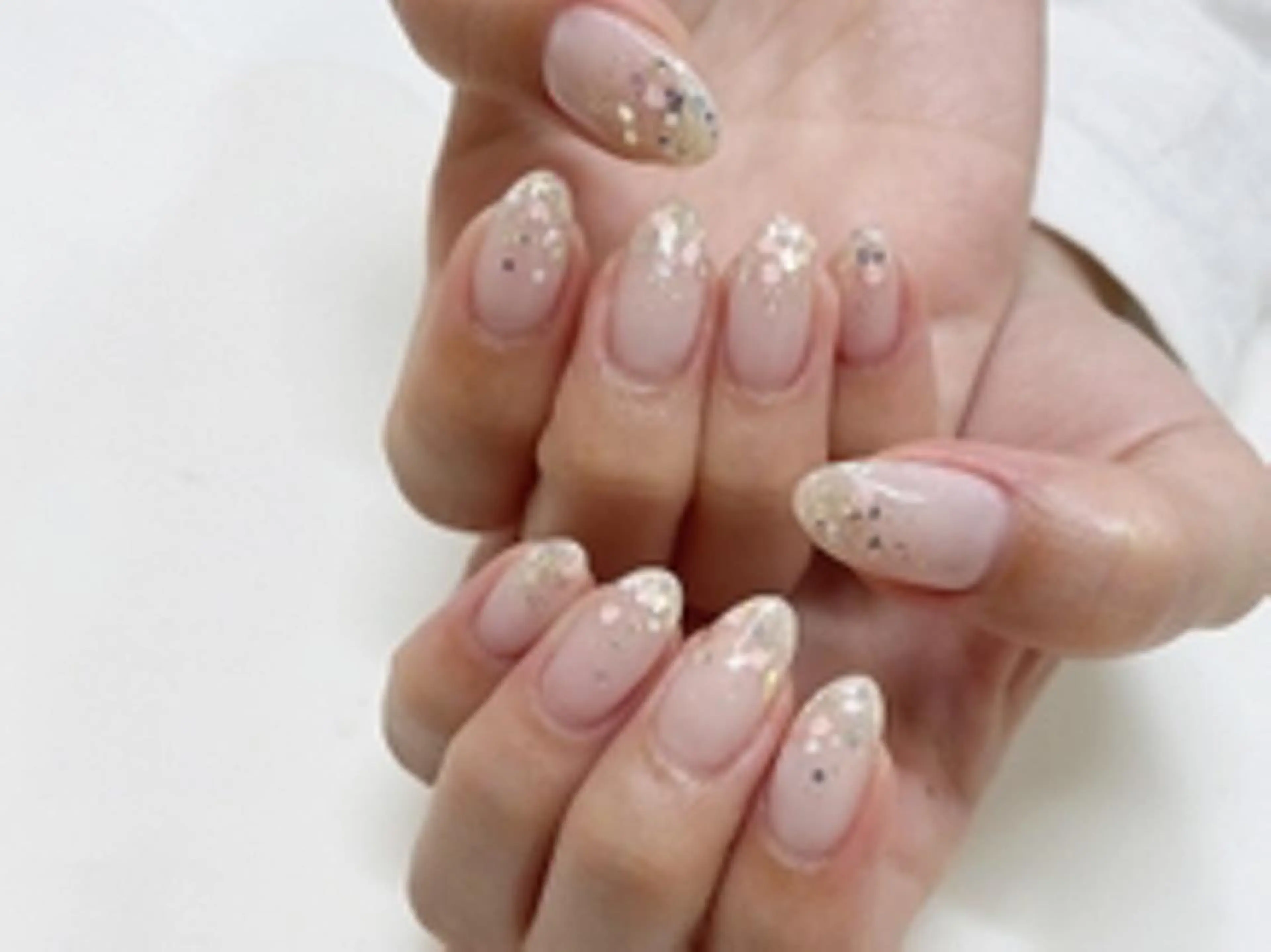 ネイル グラデーション ラメ(グリッター) クレアラルーチェ studentサロンのネイルデザイン