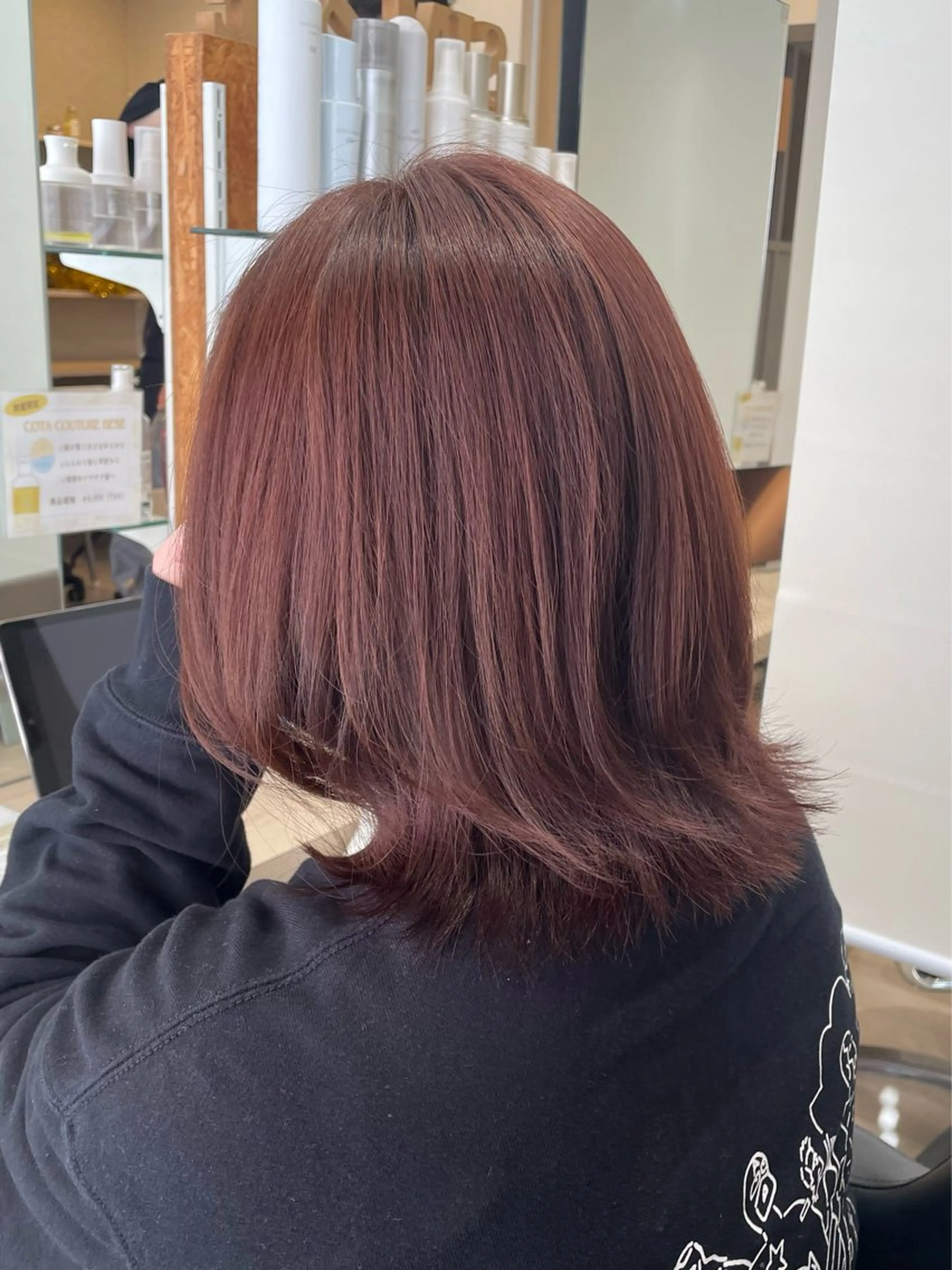 ミディアム カラー ベージュカラー ピンクカラー ピンクベージュ ヘアカラー トリートメント 小川 泉美のヘアスタイル