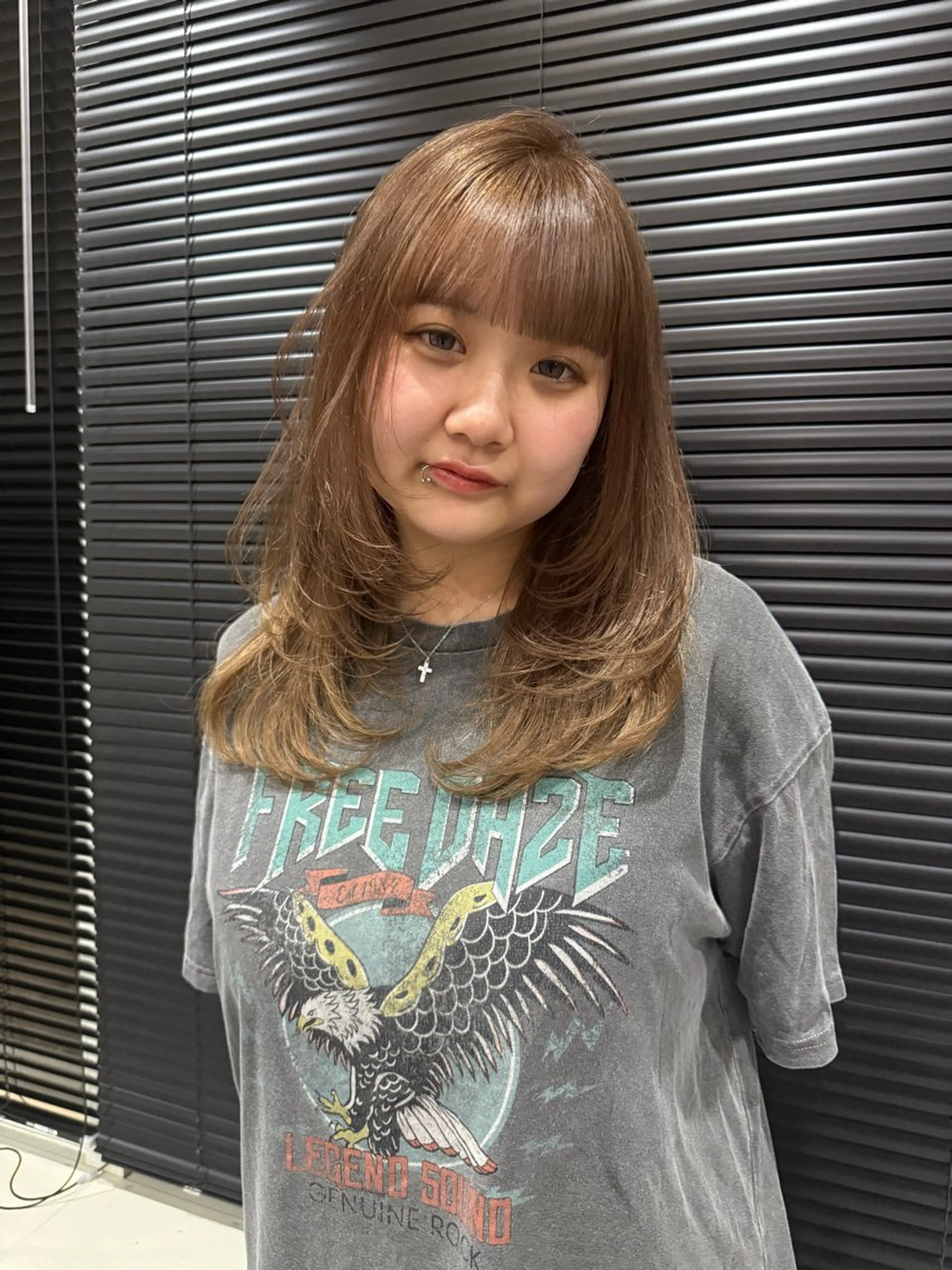 セミロング ヘアカラー 松下 愛生のヘアスタイル