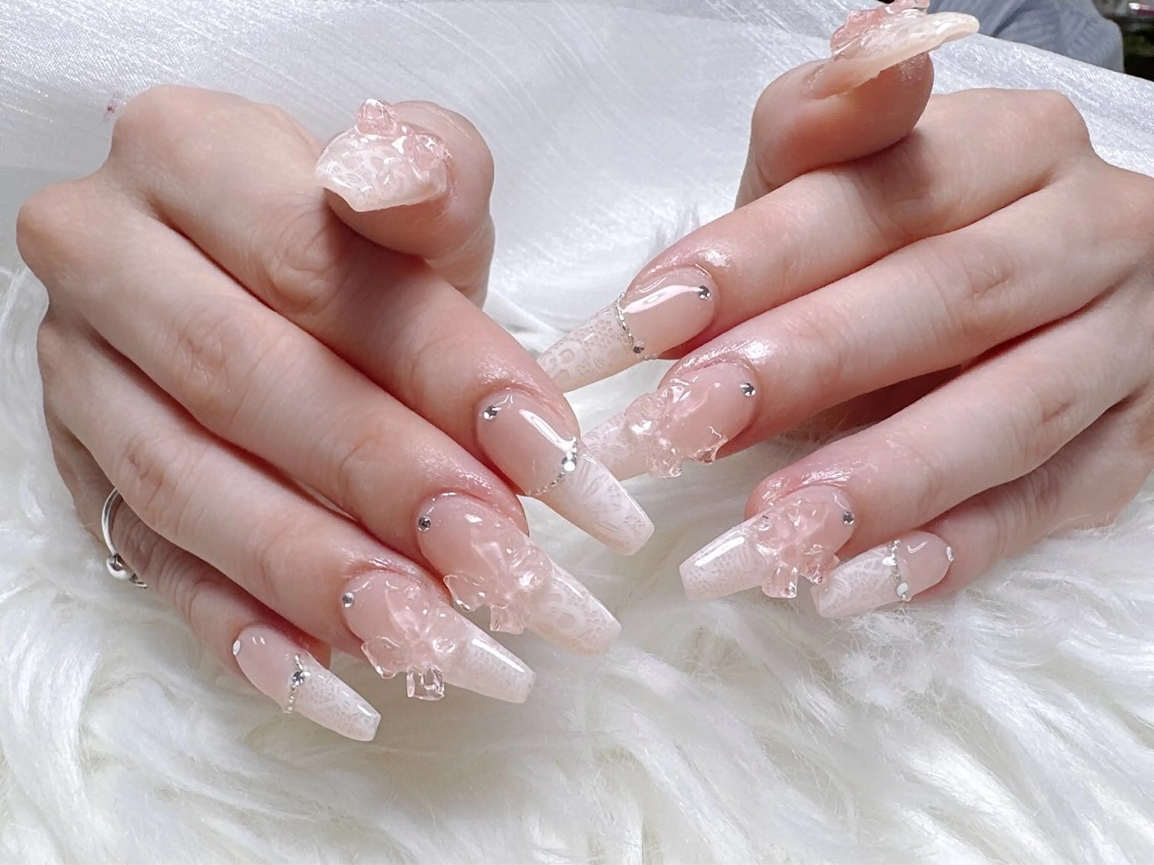 ネイル フレンチネイル グラデーション 韓国ネイル マグネットネイル ミラーネイル ハンドネイル ハンドケア Hara Nail 【パラジェル使用】のネイルデザイン