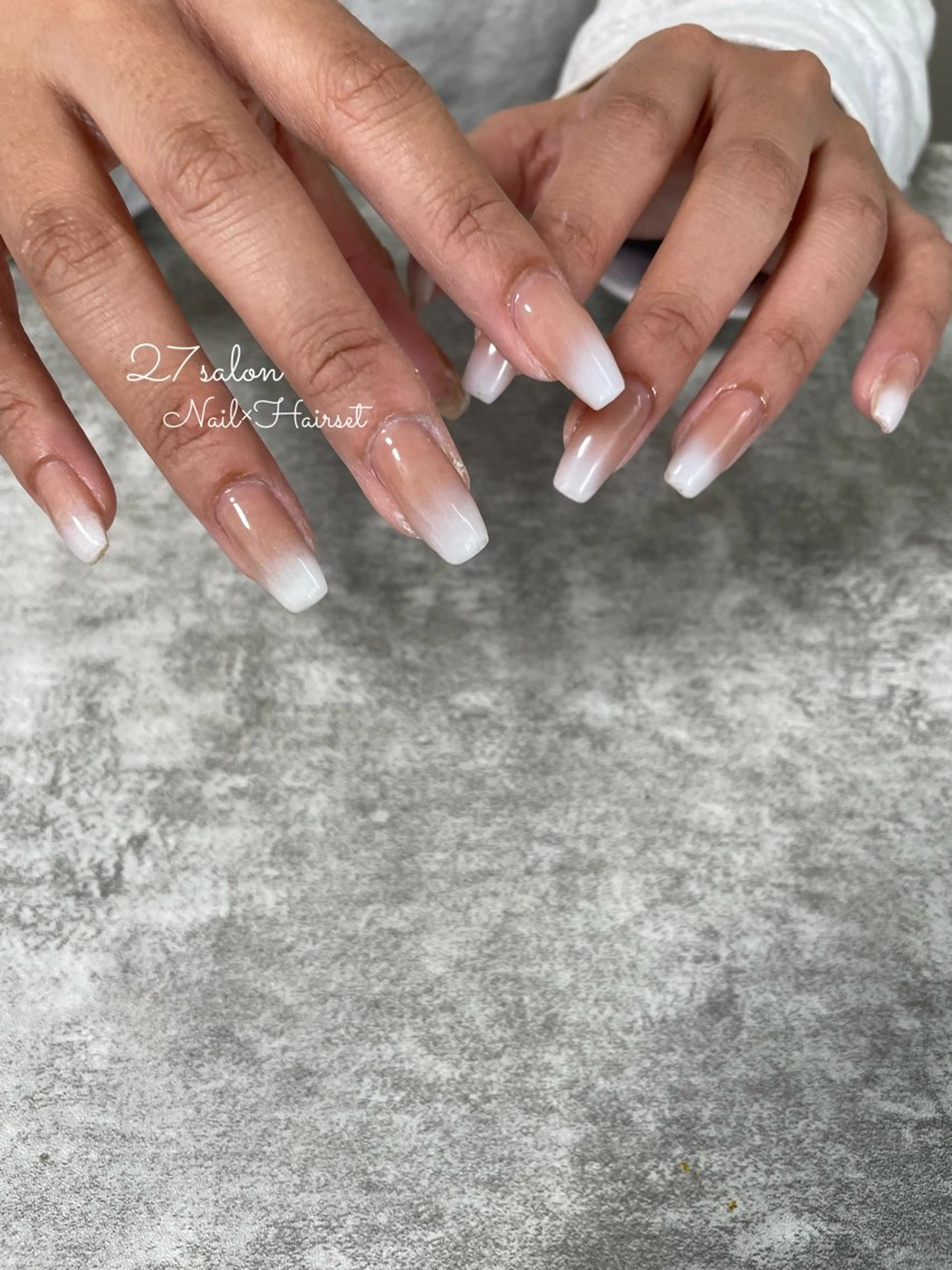 ネイル グラデーション ホワイト 27salon yuinaのネイルデザイン
