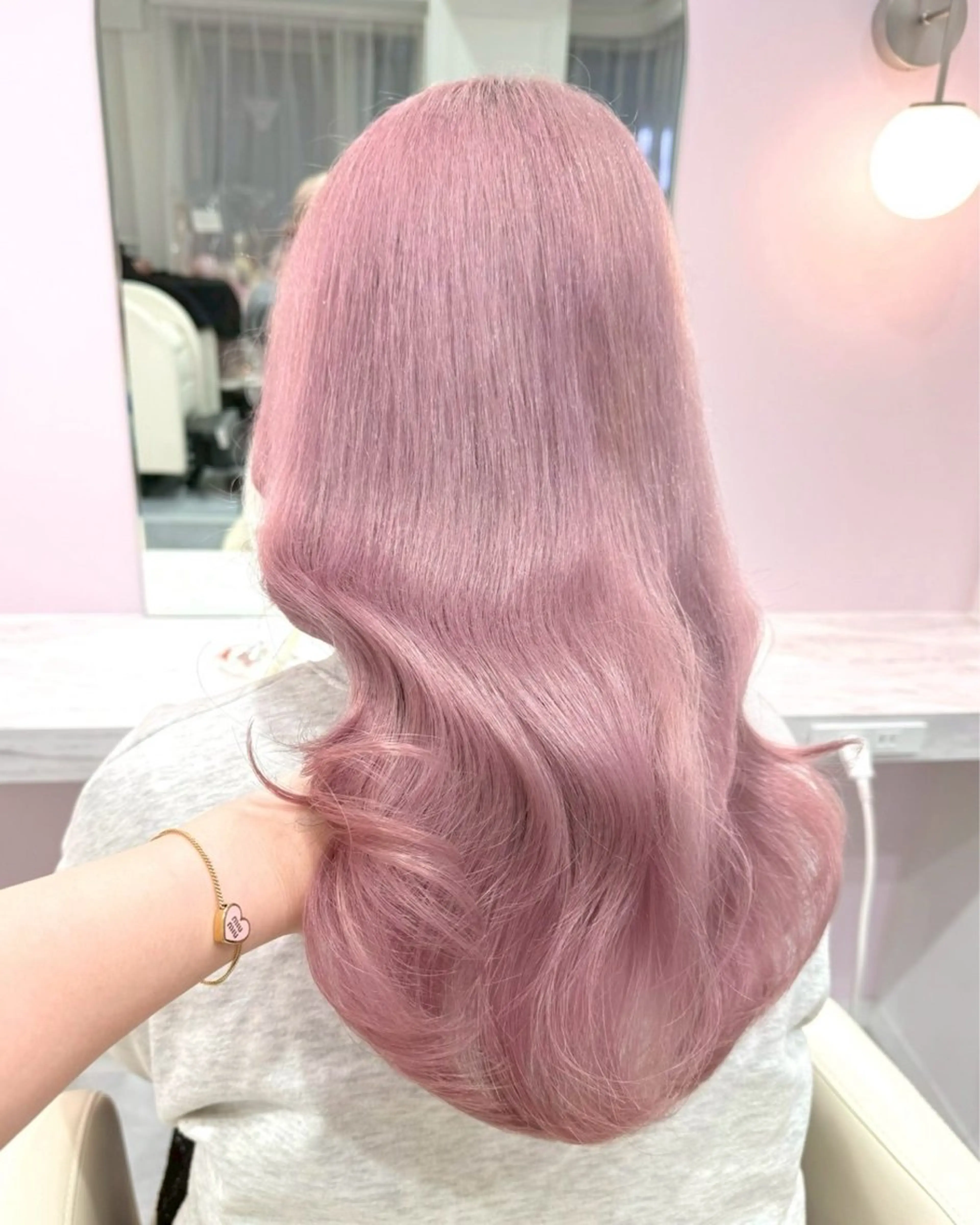 ロング カラー ブリーチ 透明感カラー ハイトーンカラー ラベンダーカラー ラベンダーピンク ヘアカラー ハイトーンカラー💞 くるみ🎀のヘアスタイル