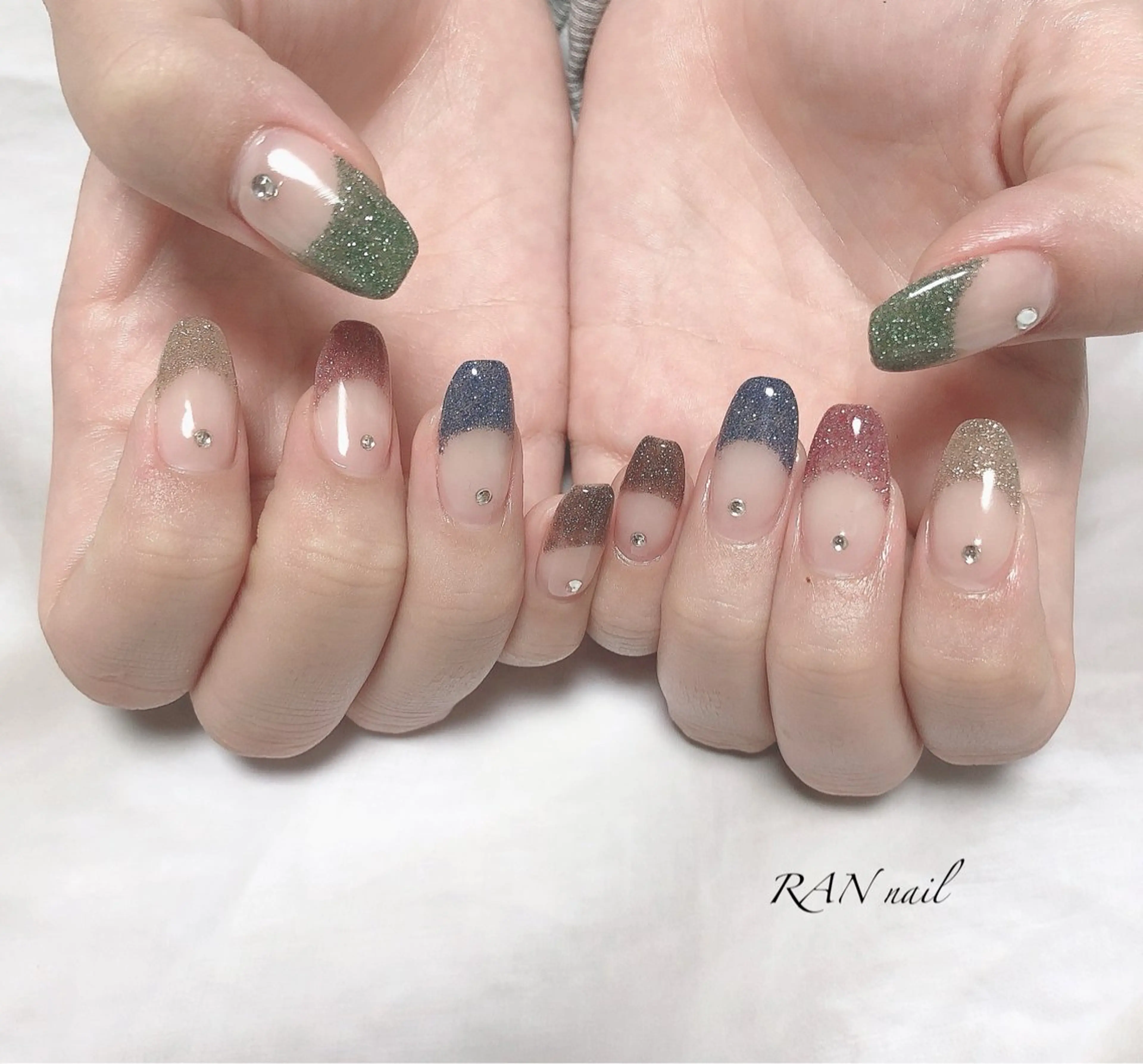 ネイル 成人式 フラッシュネイル フレンチネイル キラキラネイル シンプルネイル ハンドネイル フットネイル RAN nailのネイルデザイン