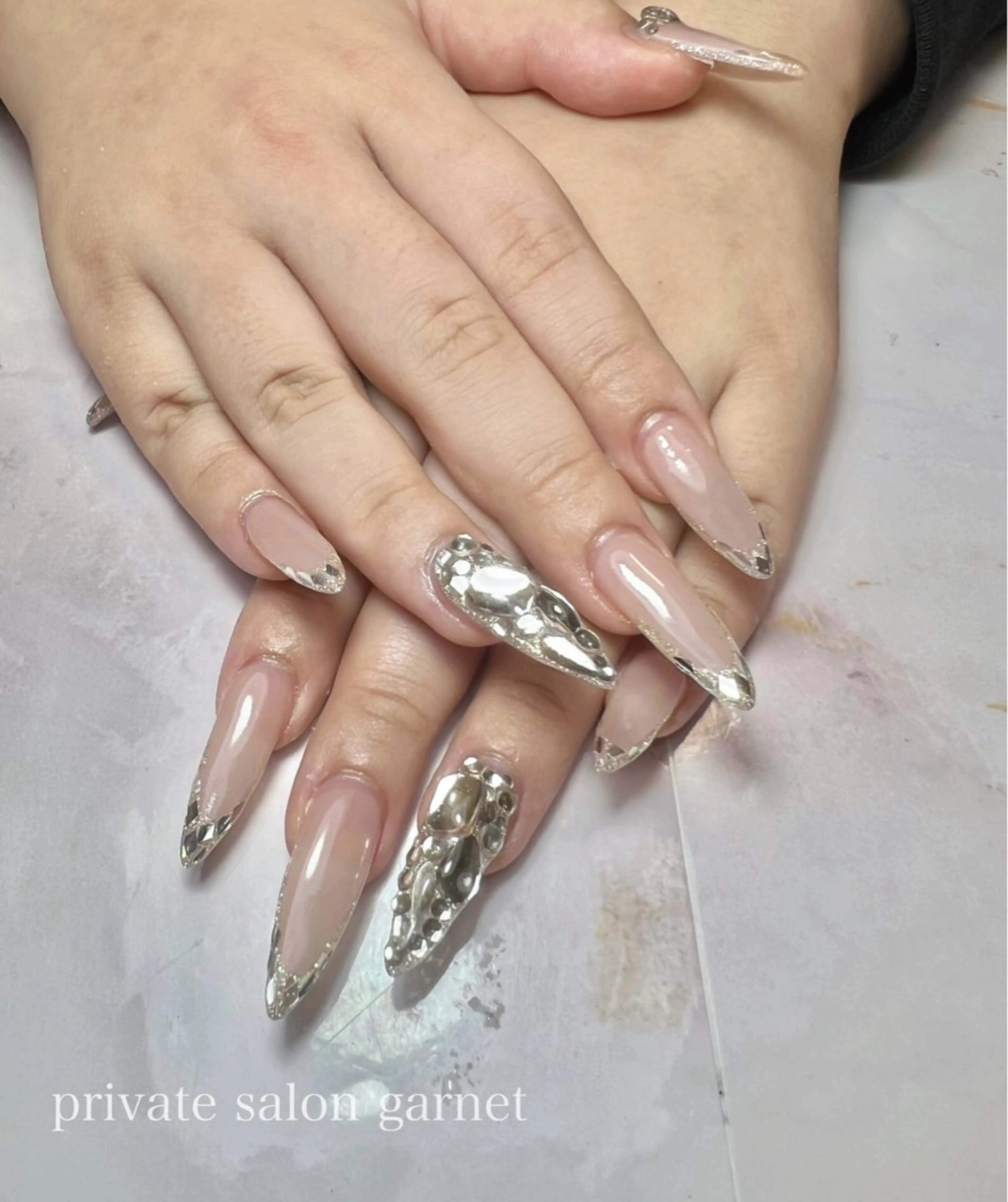 ネイル フレンチネイル ガラスフレンチ ハンドネイル Garnet nailのネイルデザイン