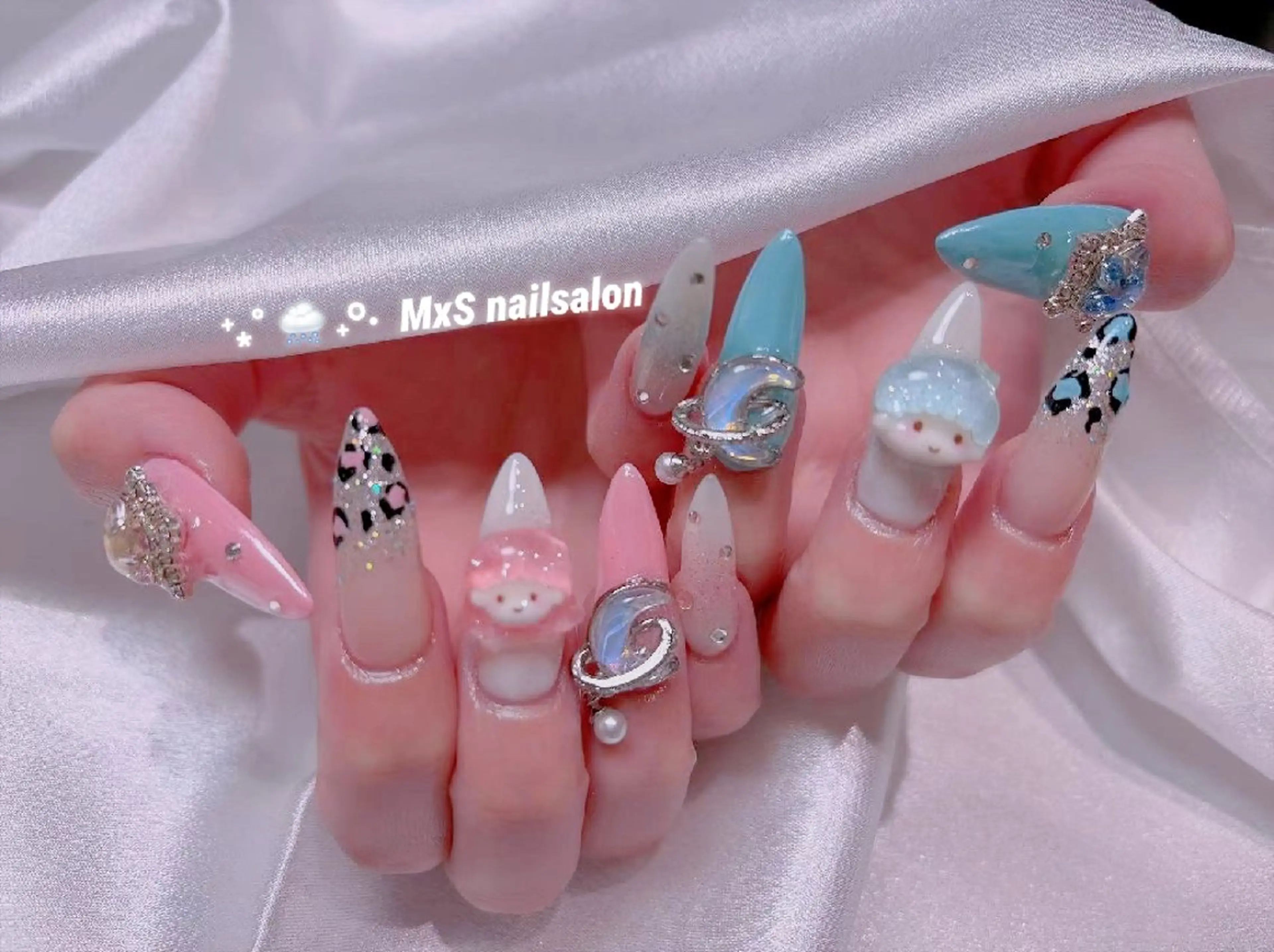 ネイル ジェルネイル 韓国ネイル マグネットネイル パラジェル ワンホンネイル ハンドネイル M×S Nail みなのネイルデザイン