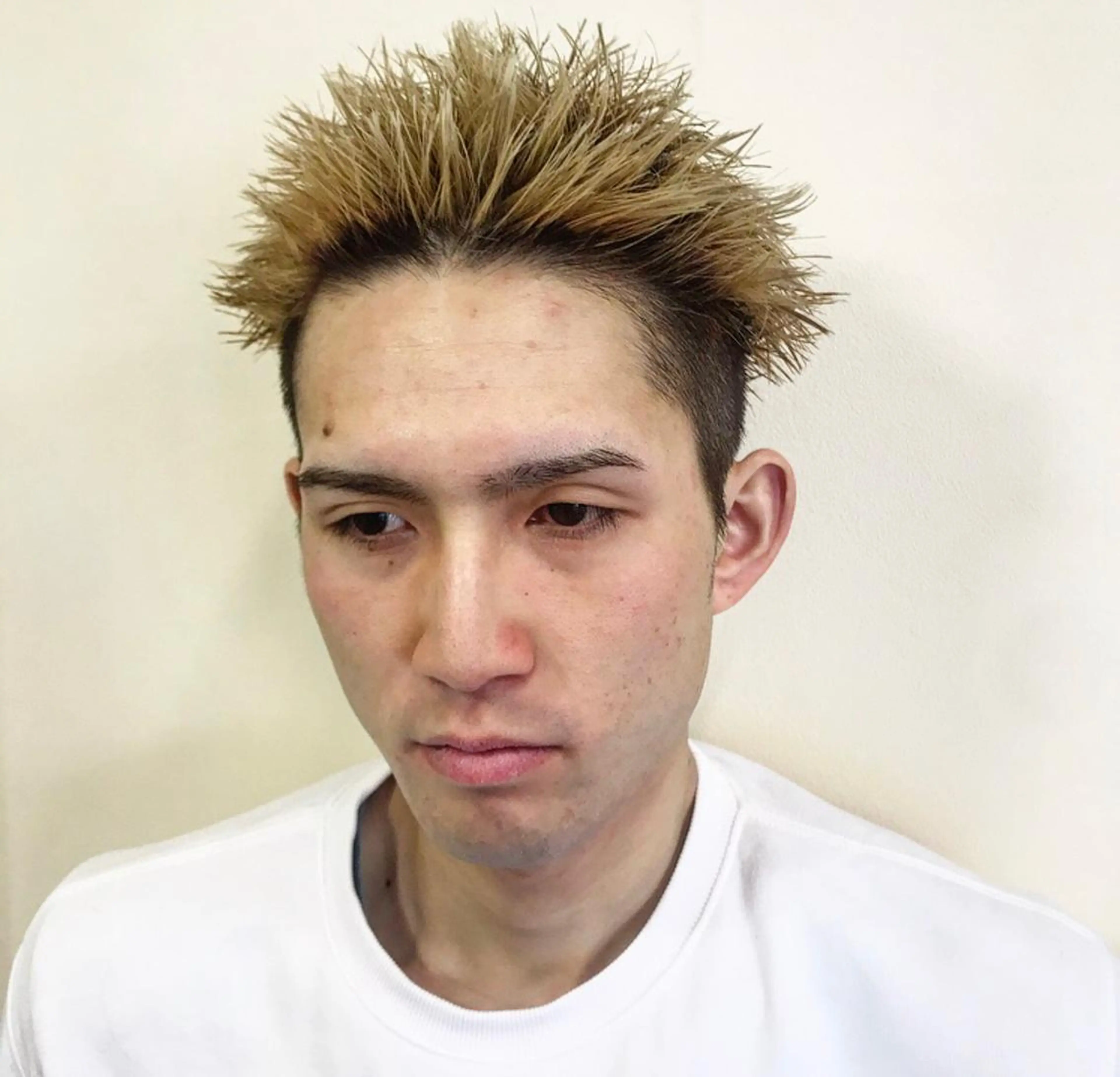 カラー メンズ ヘアカラー ヨシダ トオルのヘアスタイル