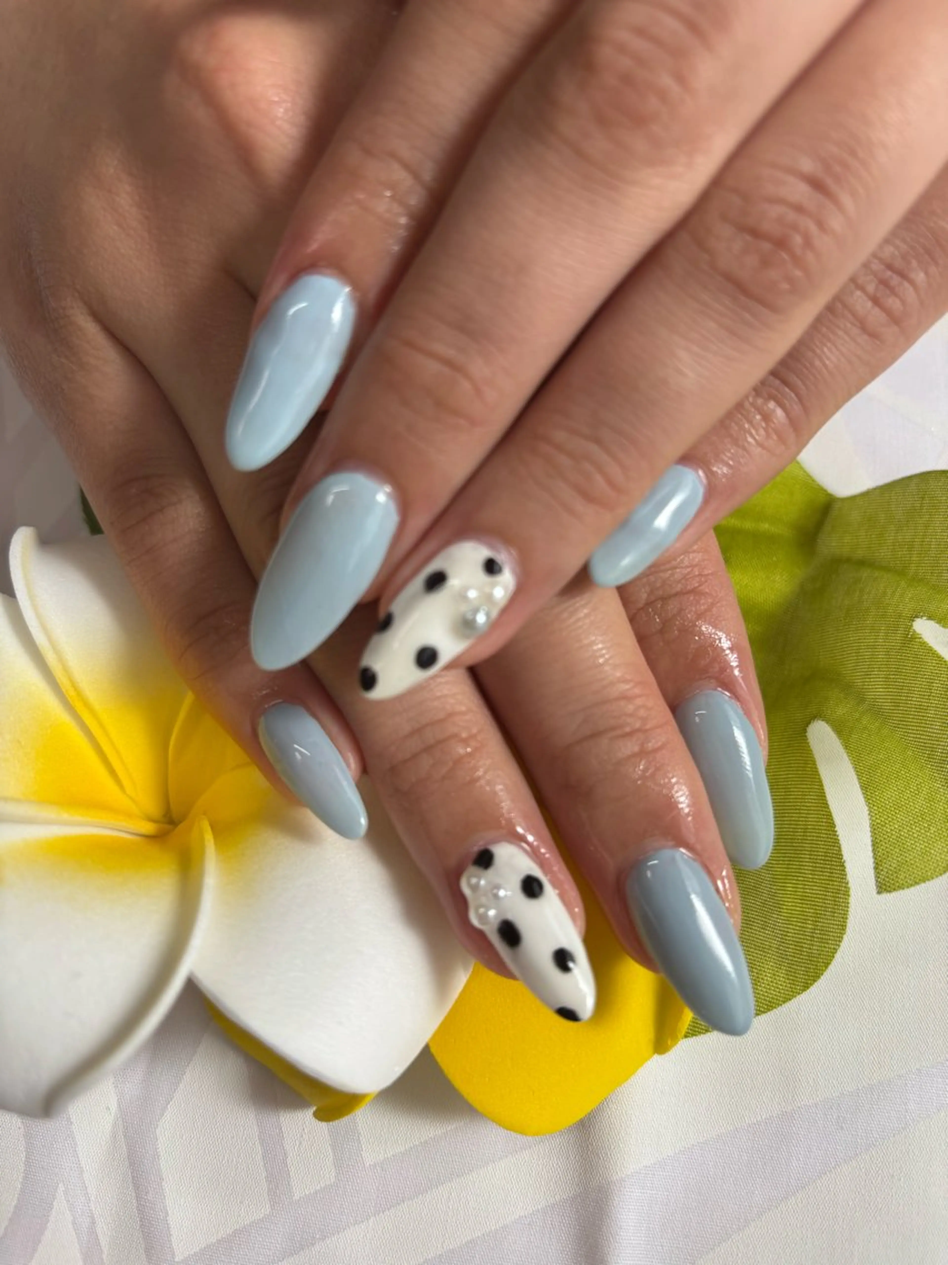 ハンドネイル💅✨　　　　　　　　　　　　　　　　　　　　　　アート2本➕オフ➕ケアー込みの写真