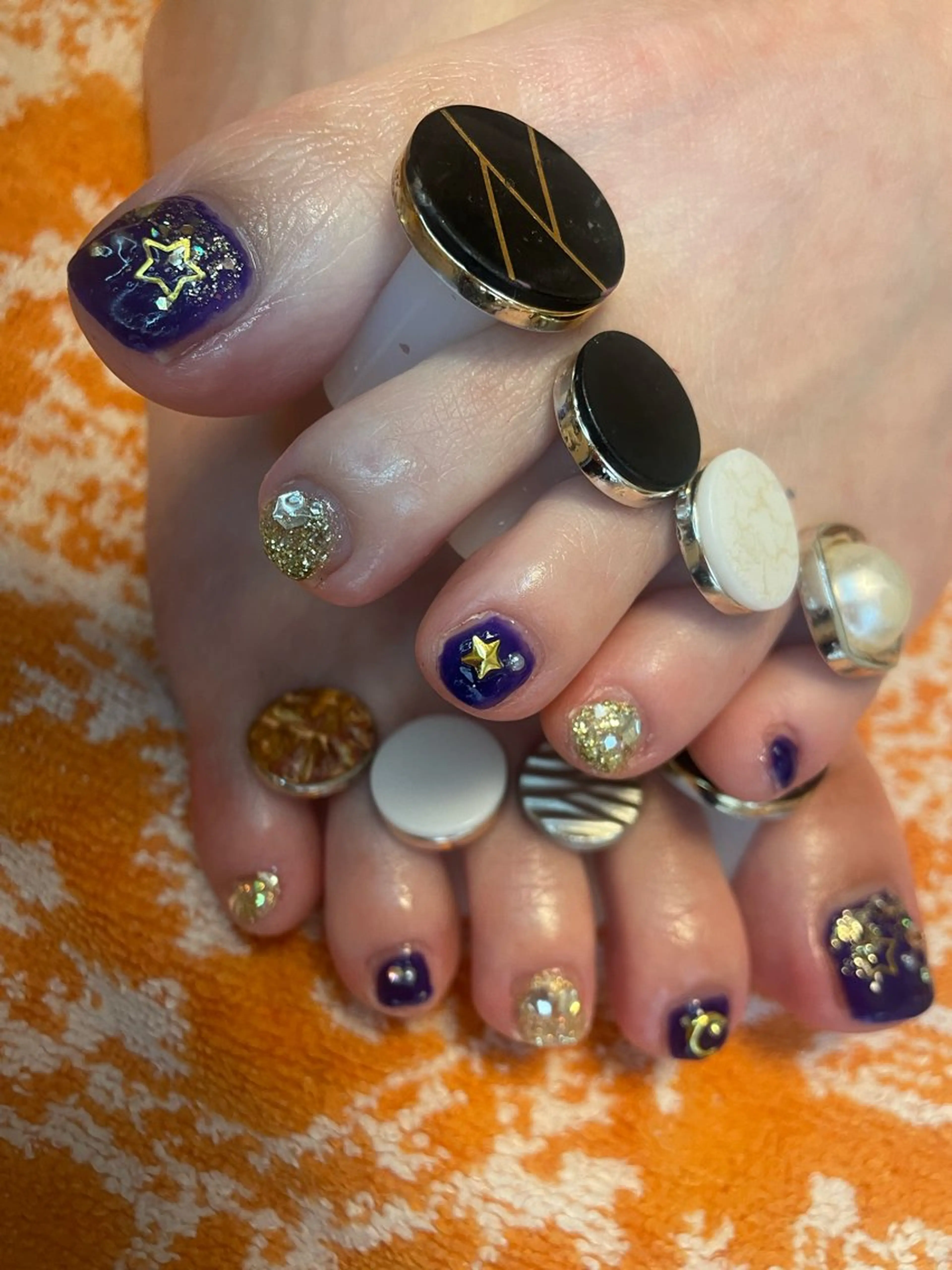 ネイル フットネイル ゴールド ホログラムネイル パープル NAIL★M 真紀のネイルデザイン