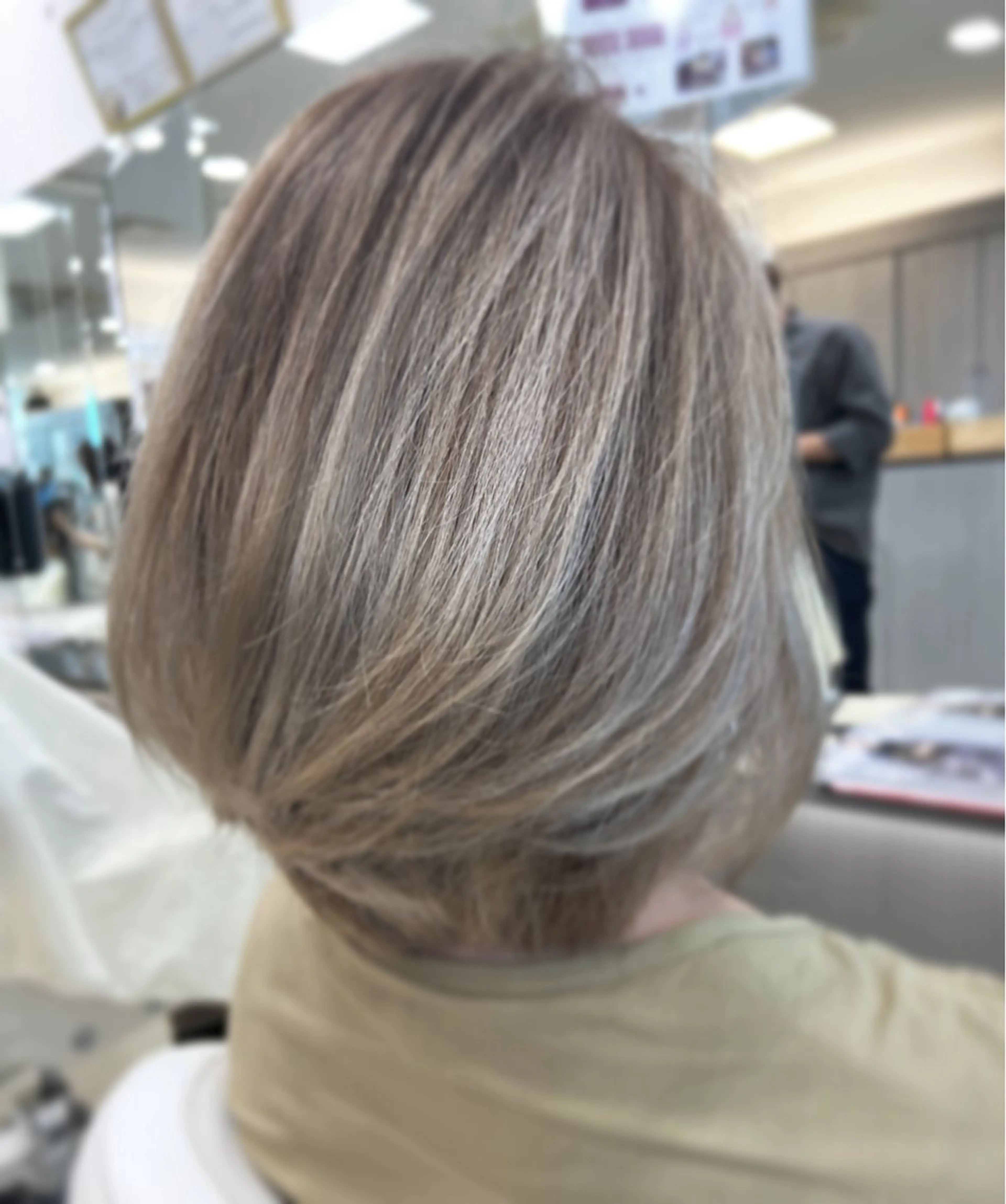 セミロング カラー 透明感カラー ハイライトカラー ハイライト 着付けアレンジ、スパ 定評あり◎タナカエミの眉毛・アイブロウイメージ