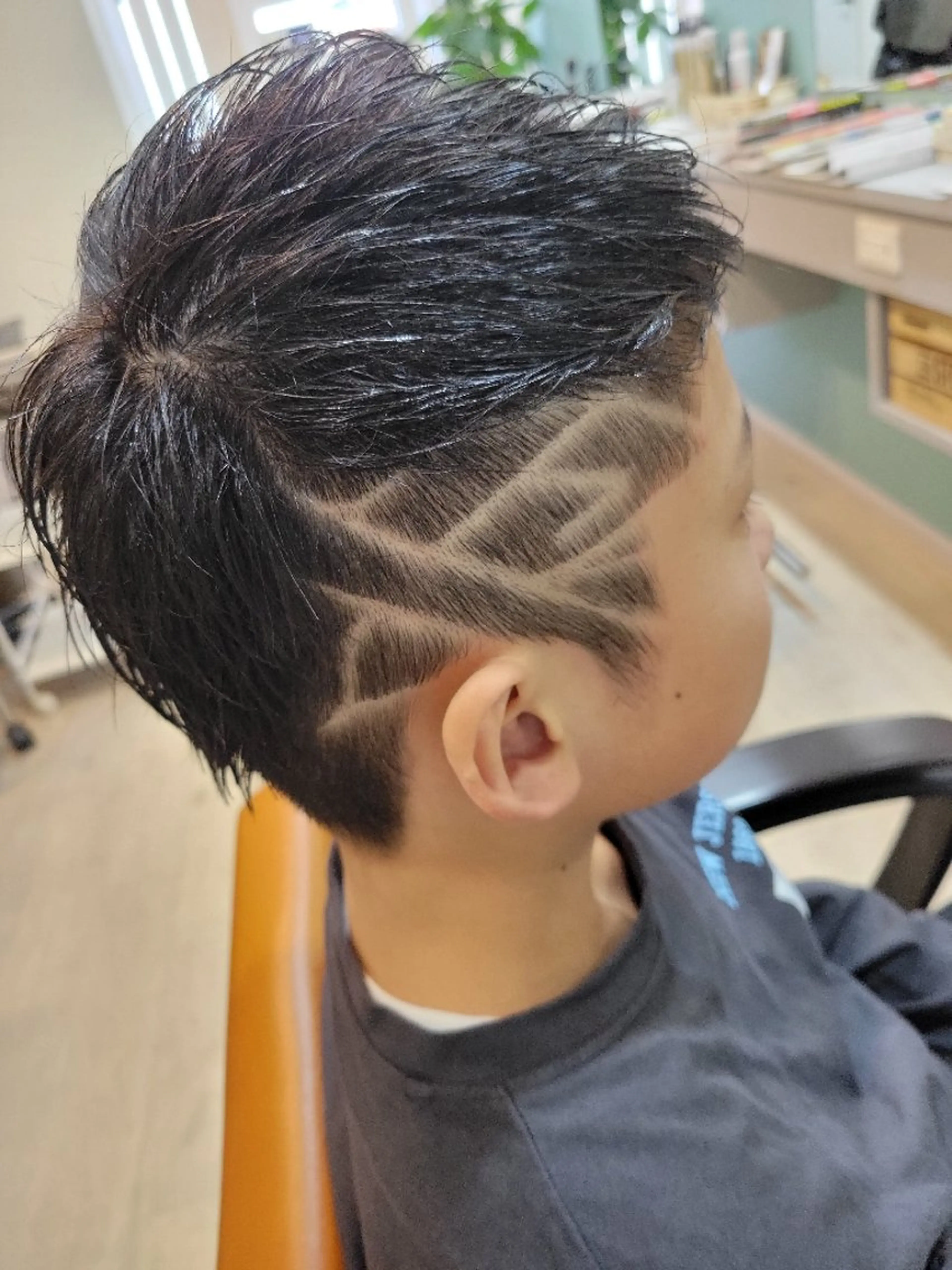 ショート メンズ キッズ ハイライト/カラー ⭐中村真冬のヘアスタイル