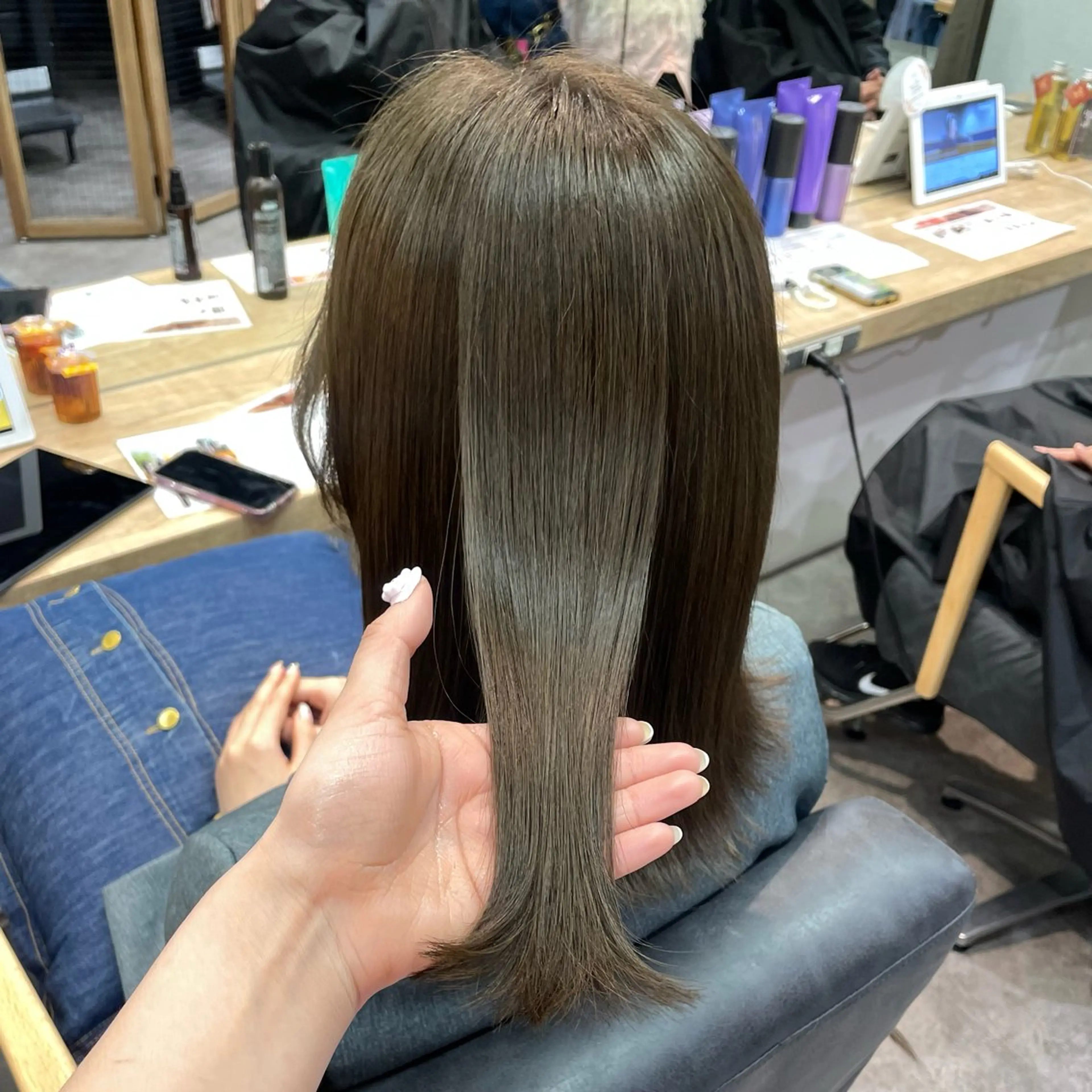 カラー ベージュカラー オリーブベージュ ヘアカラー トリートメント 艶カラー🪡髪質改善 アレンジ🎀airiのヘアスタイル