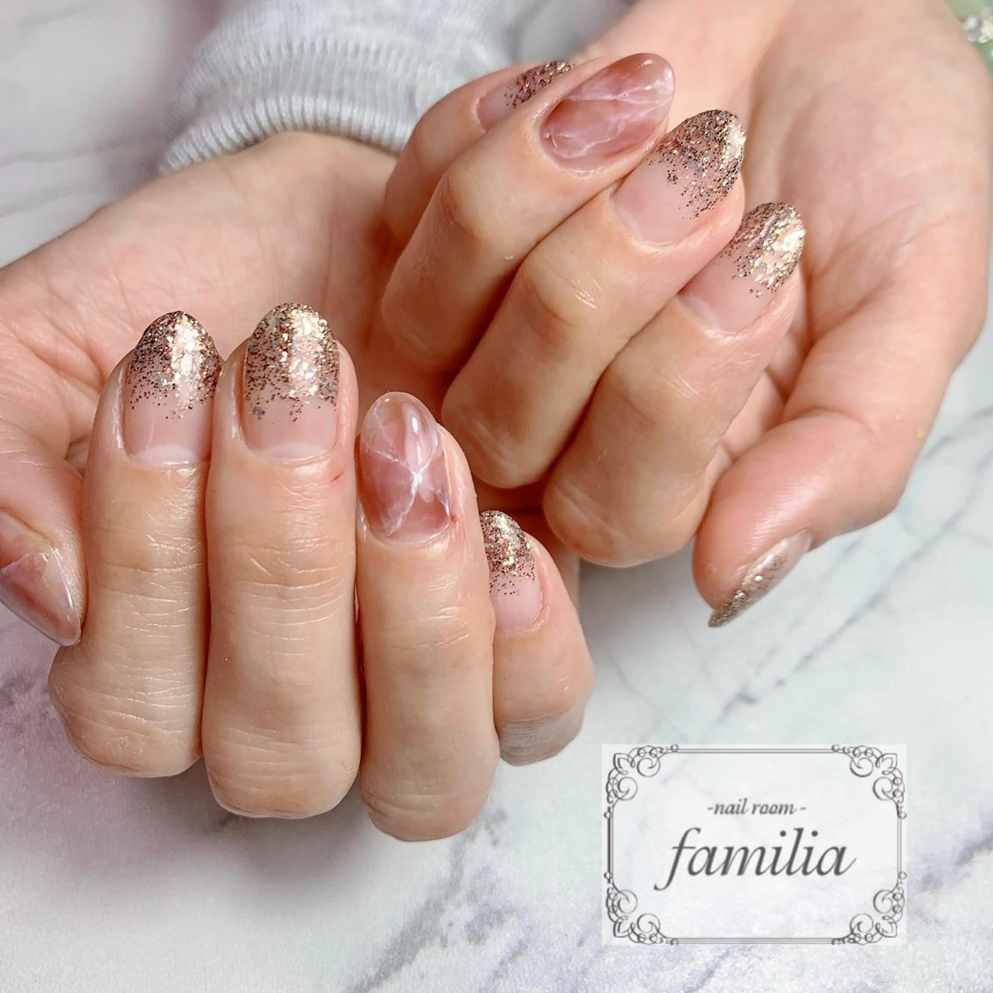 ネイル ラメ(グリッター) ラメグラデーション ネイルチップ -nailroom- familiaのネイルデザイン