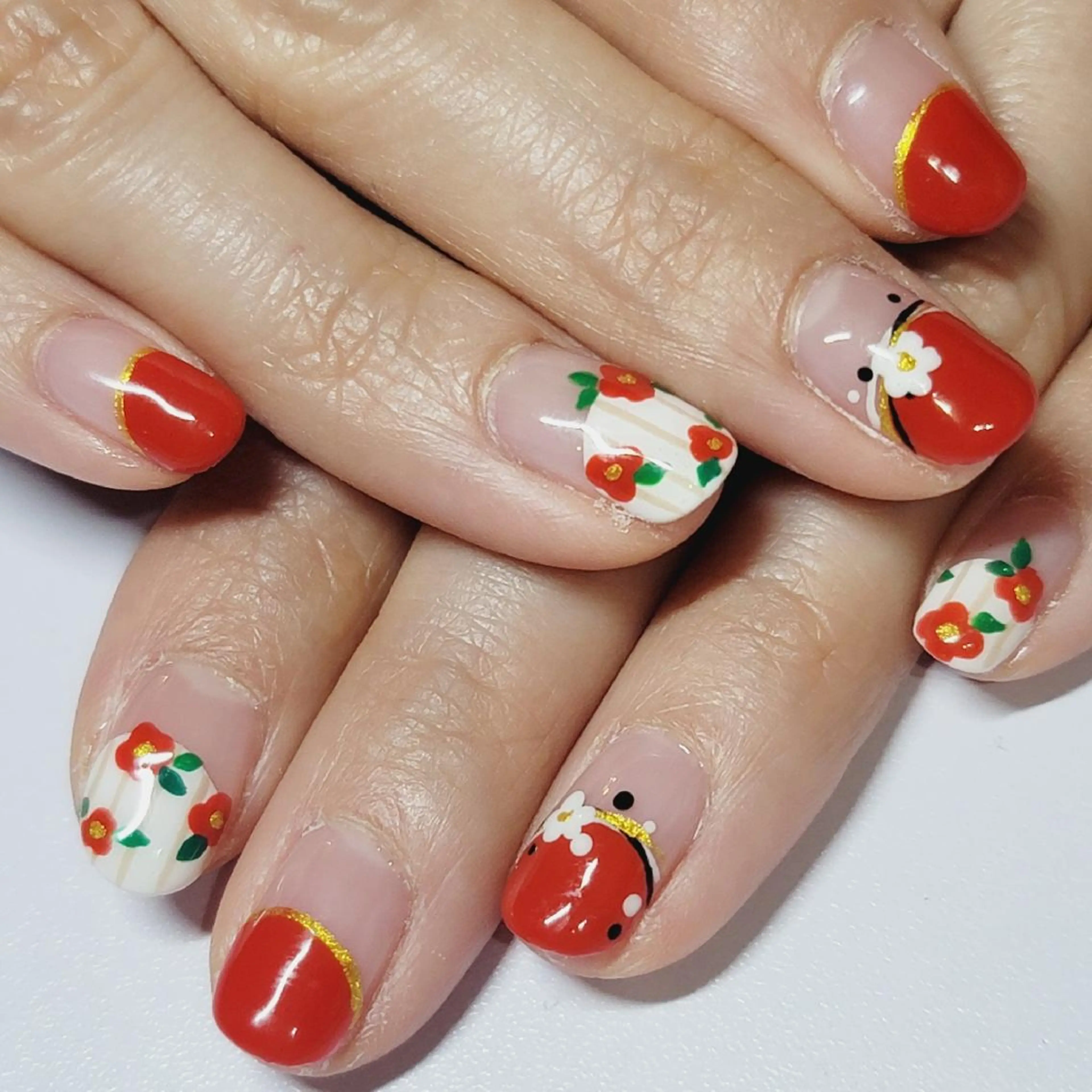 ネイル アートネイル フレンチネイル ゴールド 赤色 ホワイト ハンドネイル よしだ ひろきのネイルデザイン