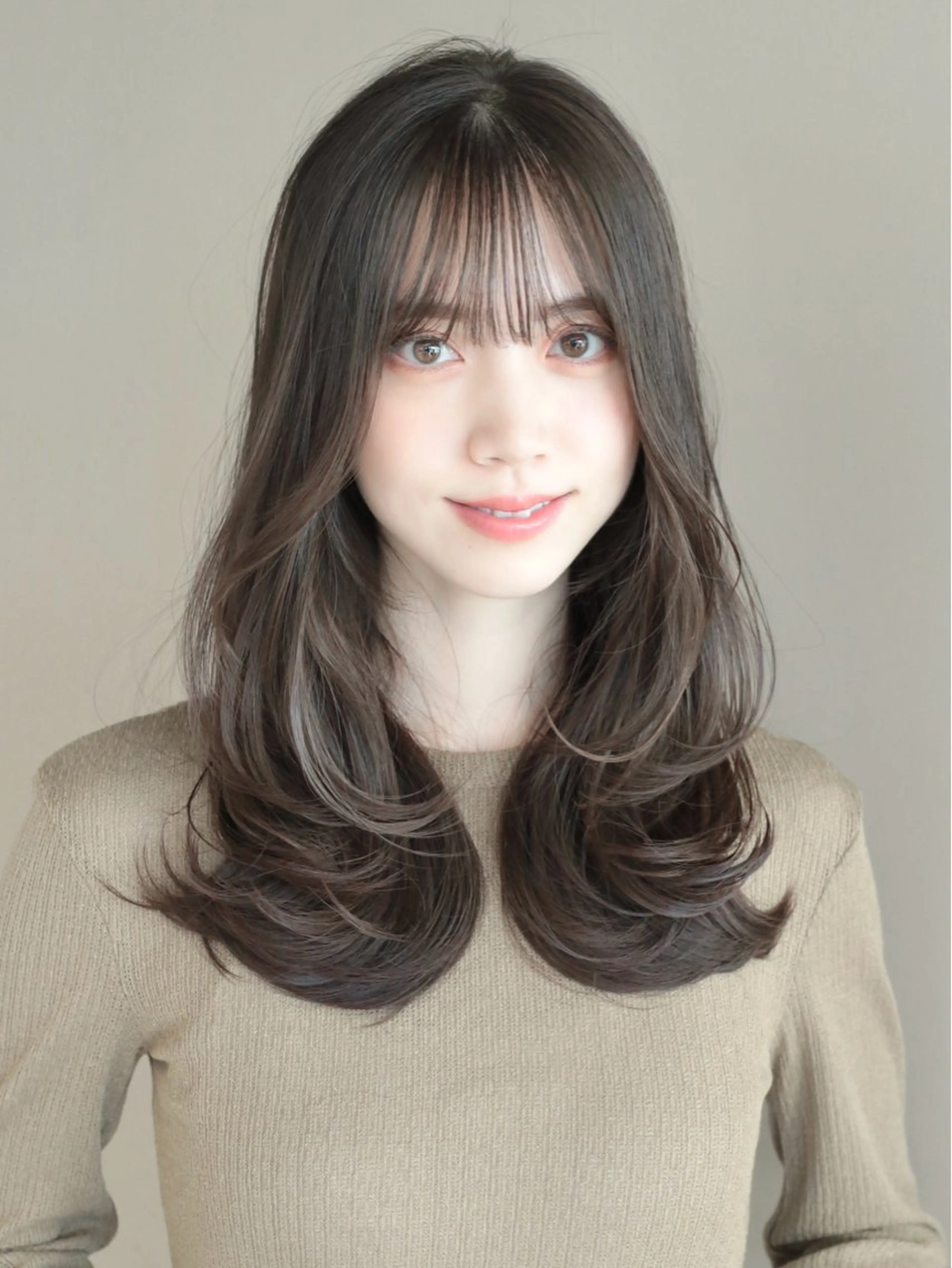 セミロング カラー レイヤーカット カット ヘアカラー トリートメント レイヤー/顔周り /透明感🩶高橋大のヘアスタイル
