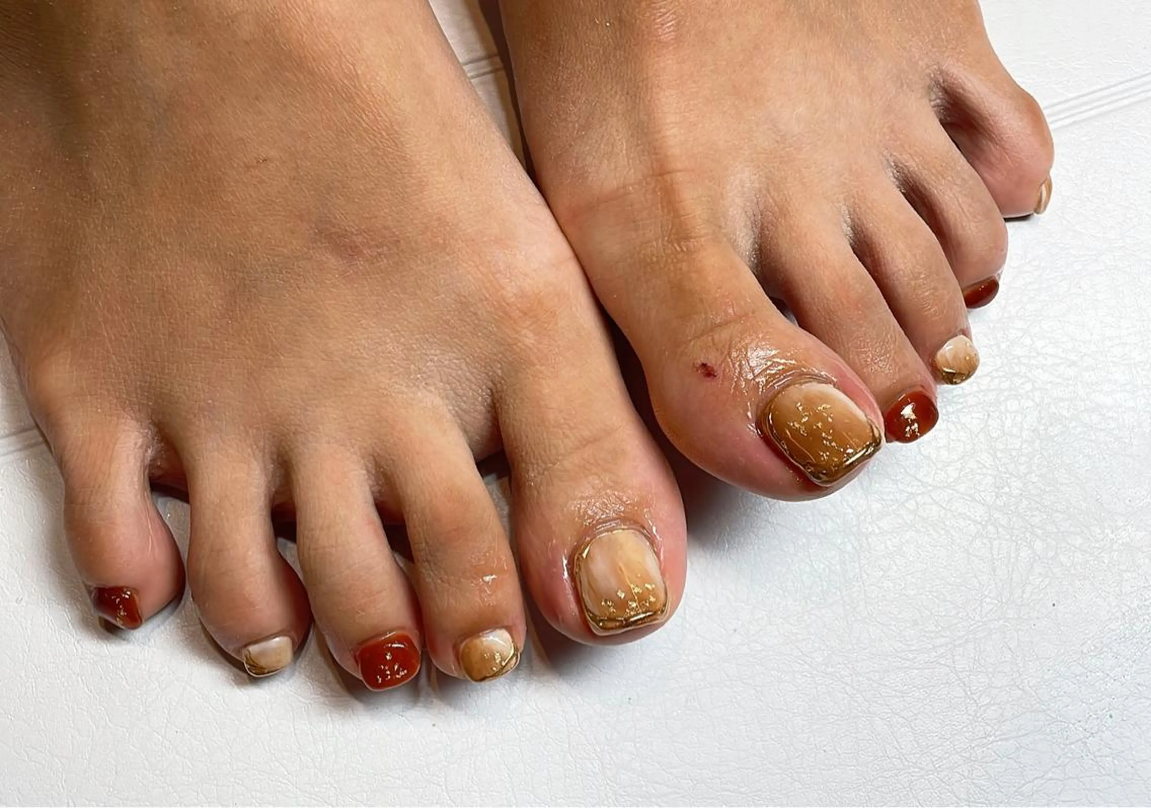 ネイル フットネイル VIERU 🌈🎀💖のネイルデザイン