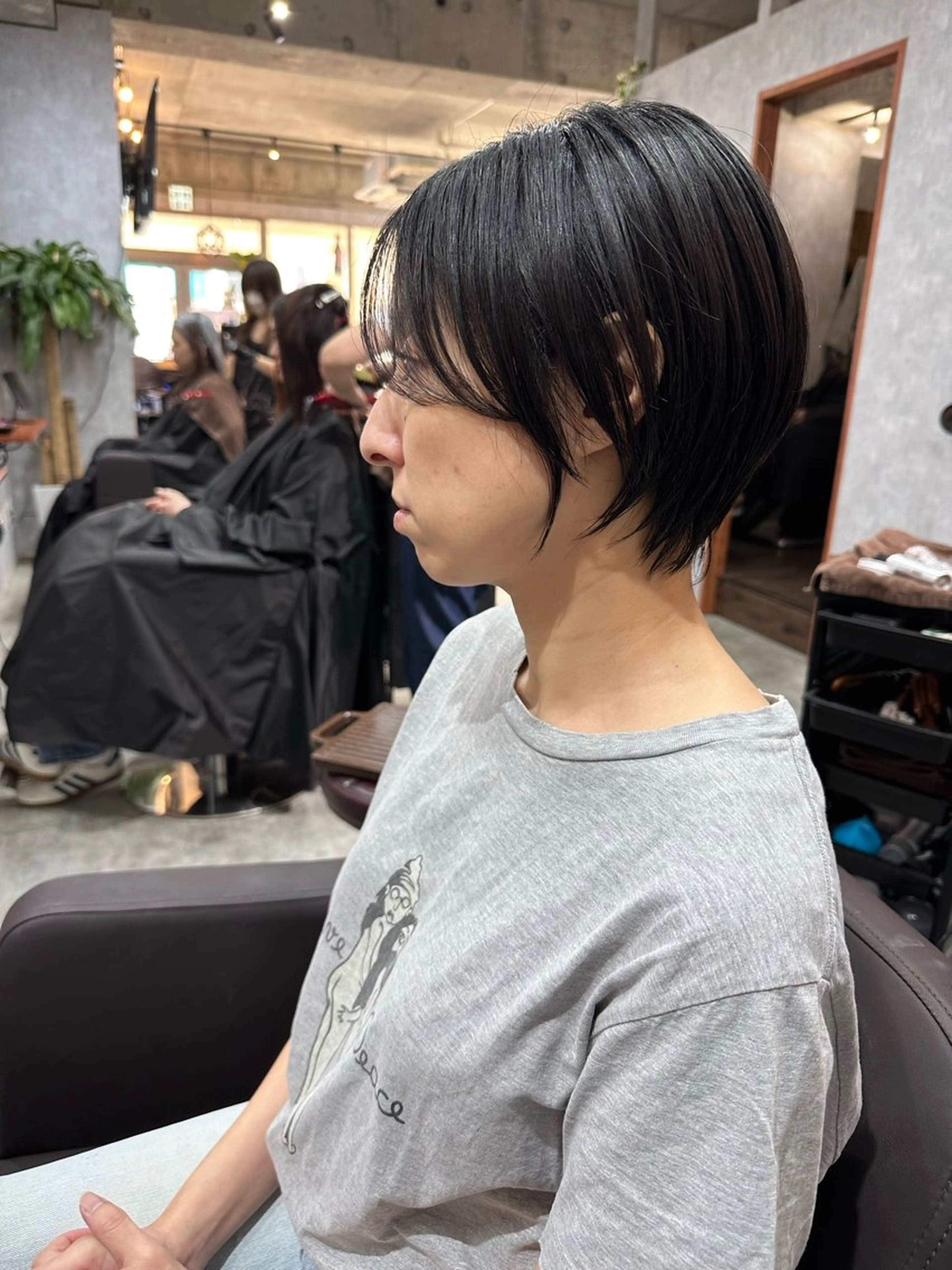 ショート 切りっぱなしボブ ショートボブ ハンサムショート 丸みショート ボブ カット モテ髪/ボブ/ショー ト/アダチフウトのヘアスタイル