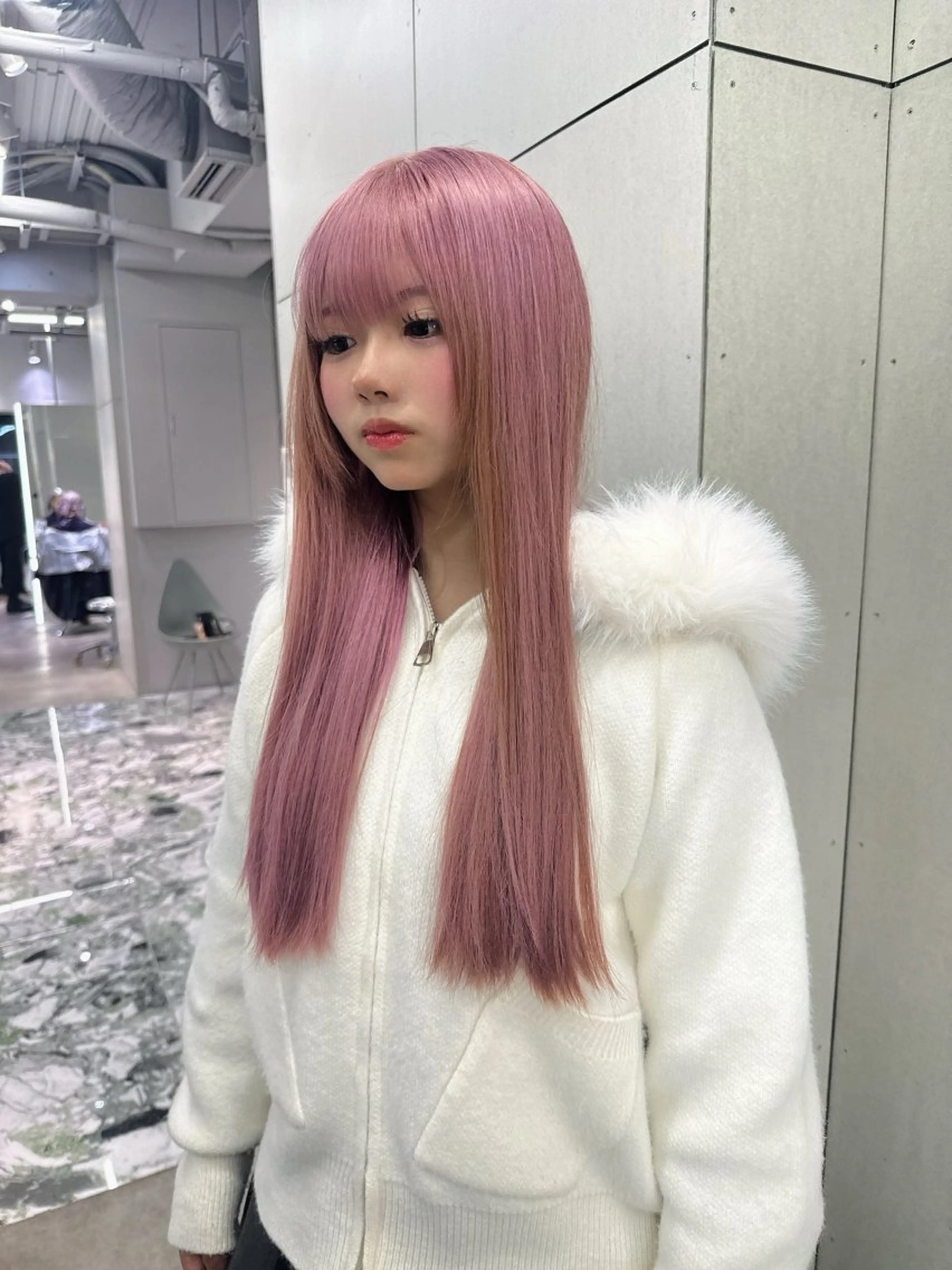 ロング カラー ブリーチ ピンクカラー ヘアカラー GEM YURI ハイトーンカラーのヘアスタイル