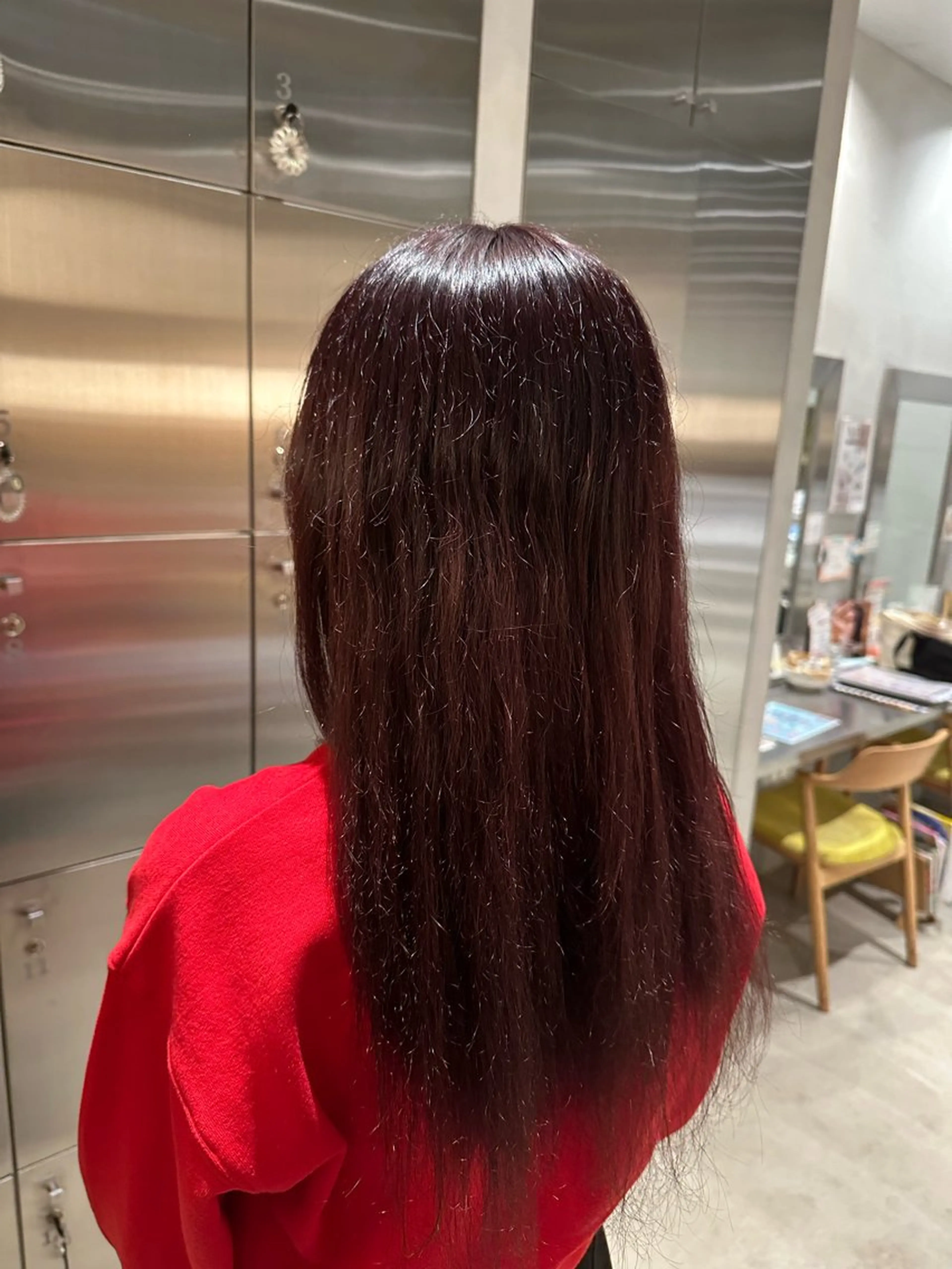 ロング カラー ブリーチ イルミナカラー ブリーチなしカラー 山田 麻海のヘアスタイル