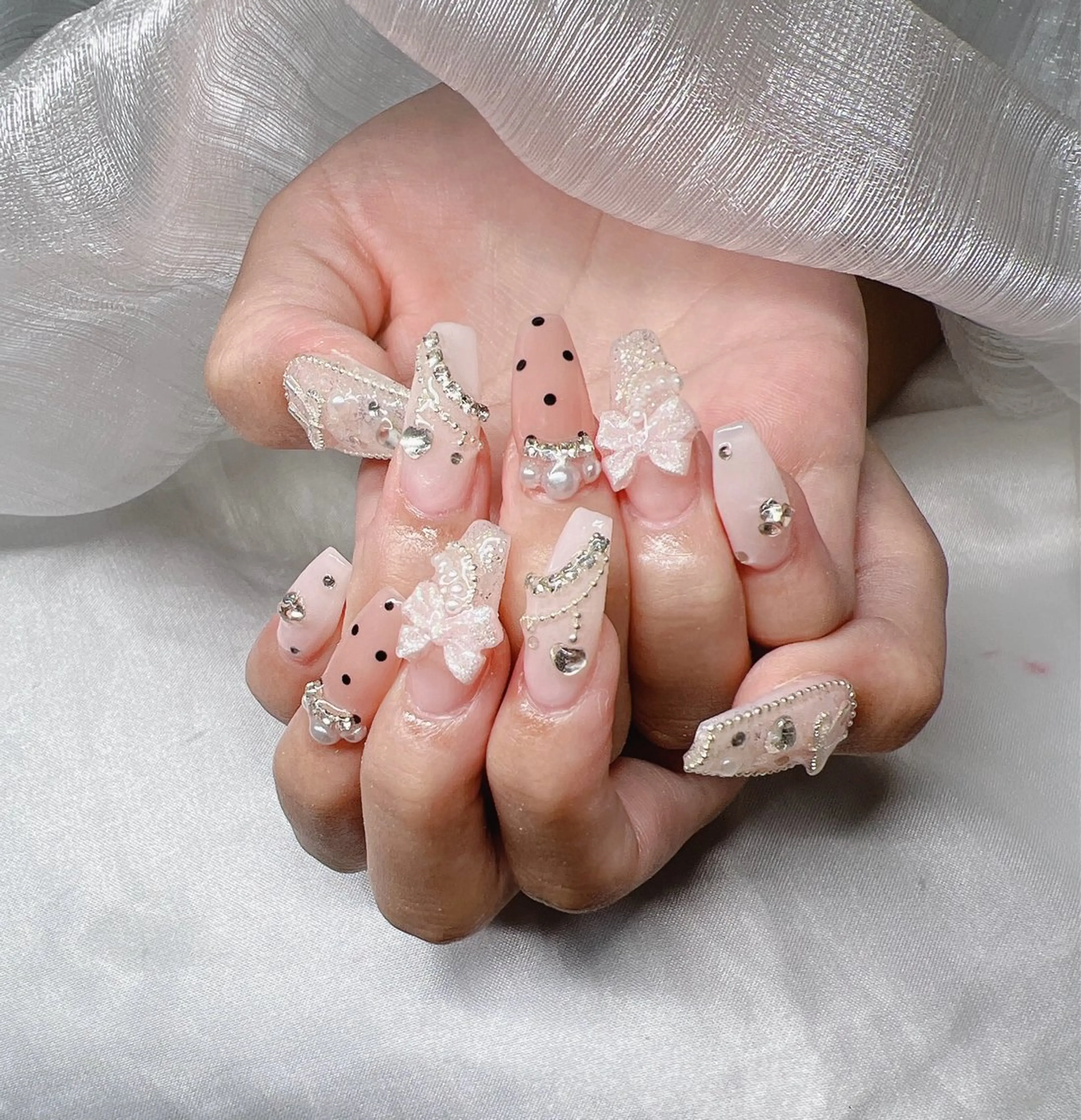 ネイル ハンドネイル Lee Nailsのネイルデザイン