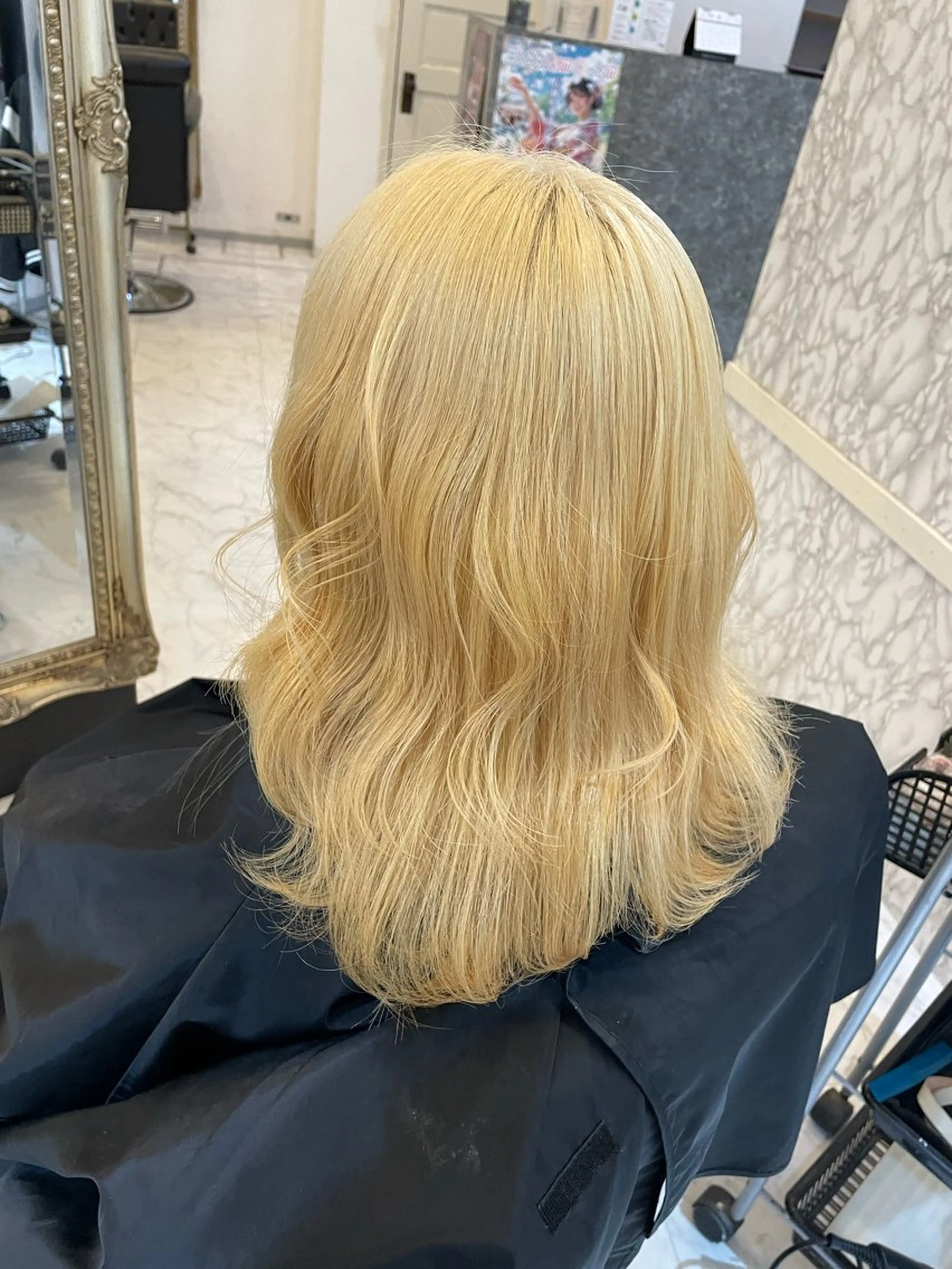 セミロング カラー 月野 兎のヘアスタイル