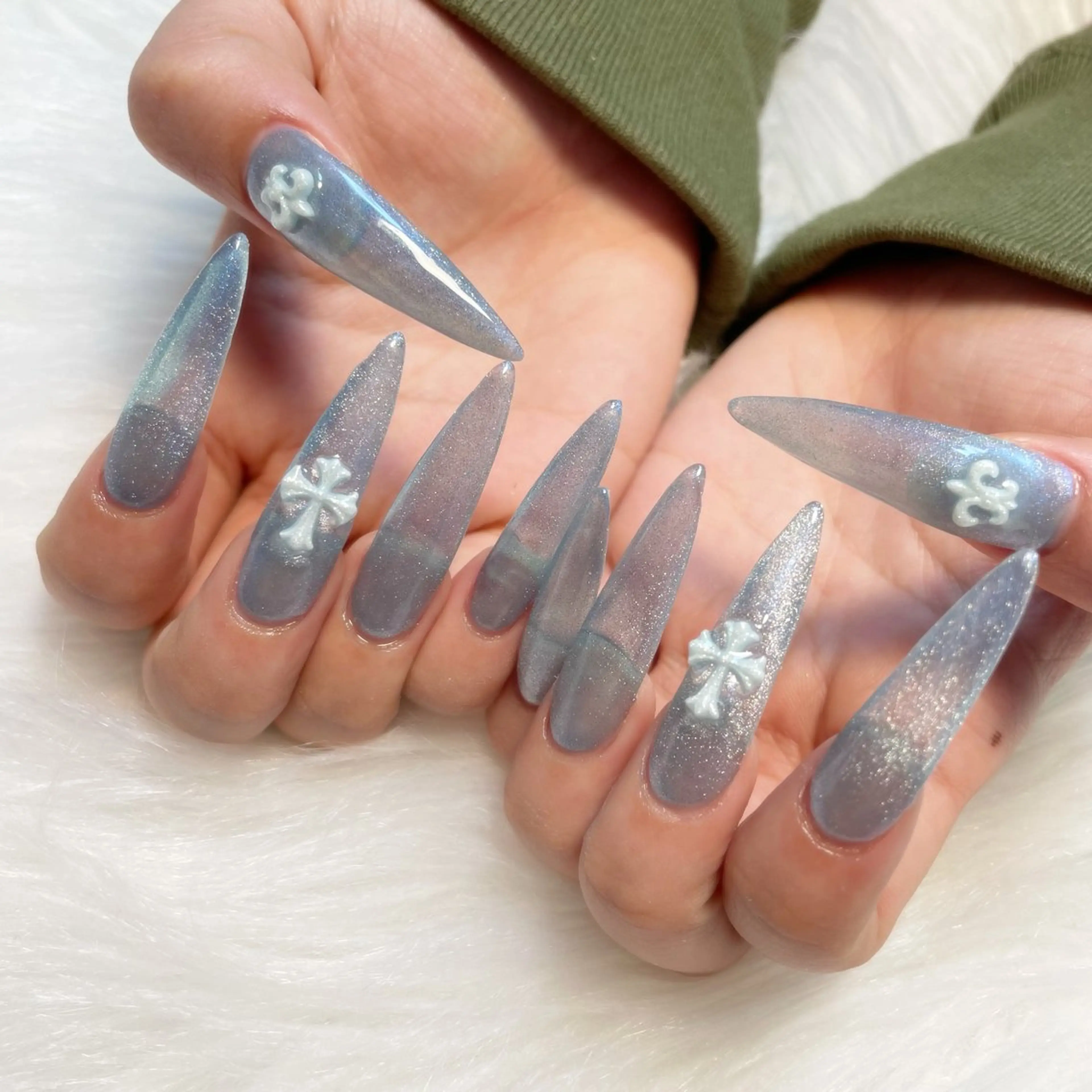 ネイル ハンドネイル ゴテゴテ💙ワンホン リオナのネイルデザイン