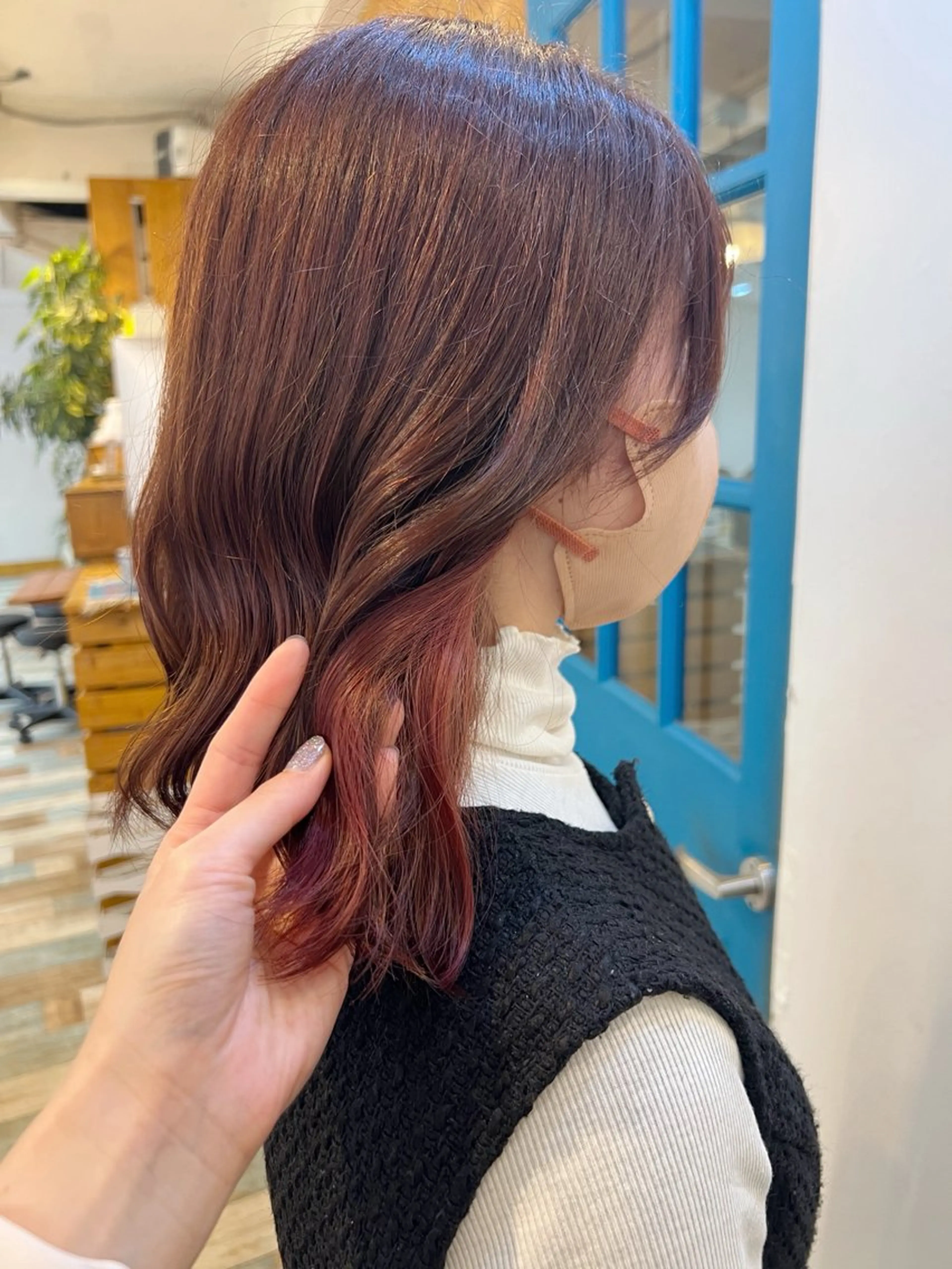 ミディアム カラー ブリーチ デザインカラー イヤリングカラー ハイライトカラー ボブ KANA/ボブ/ インナーカラー/艶髪のヘアスタイル