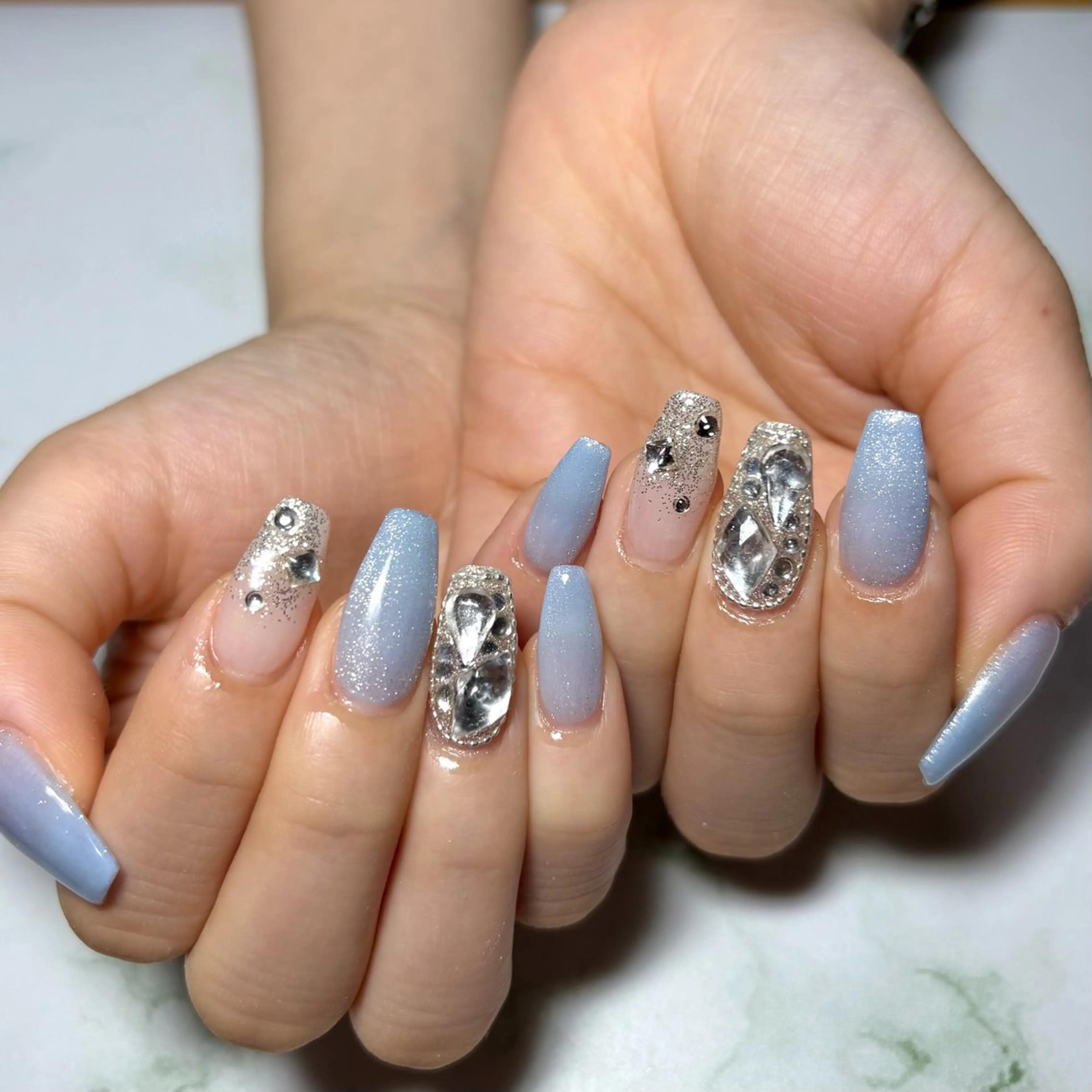 ネイル 𝑩𝒆𝒍𝒍𝒂 𝒏𝒂𝒊𝒍のネイルデザイン