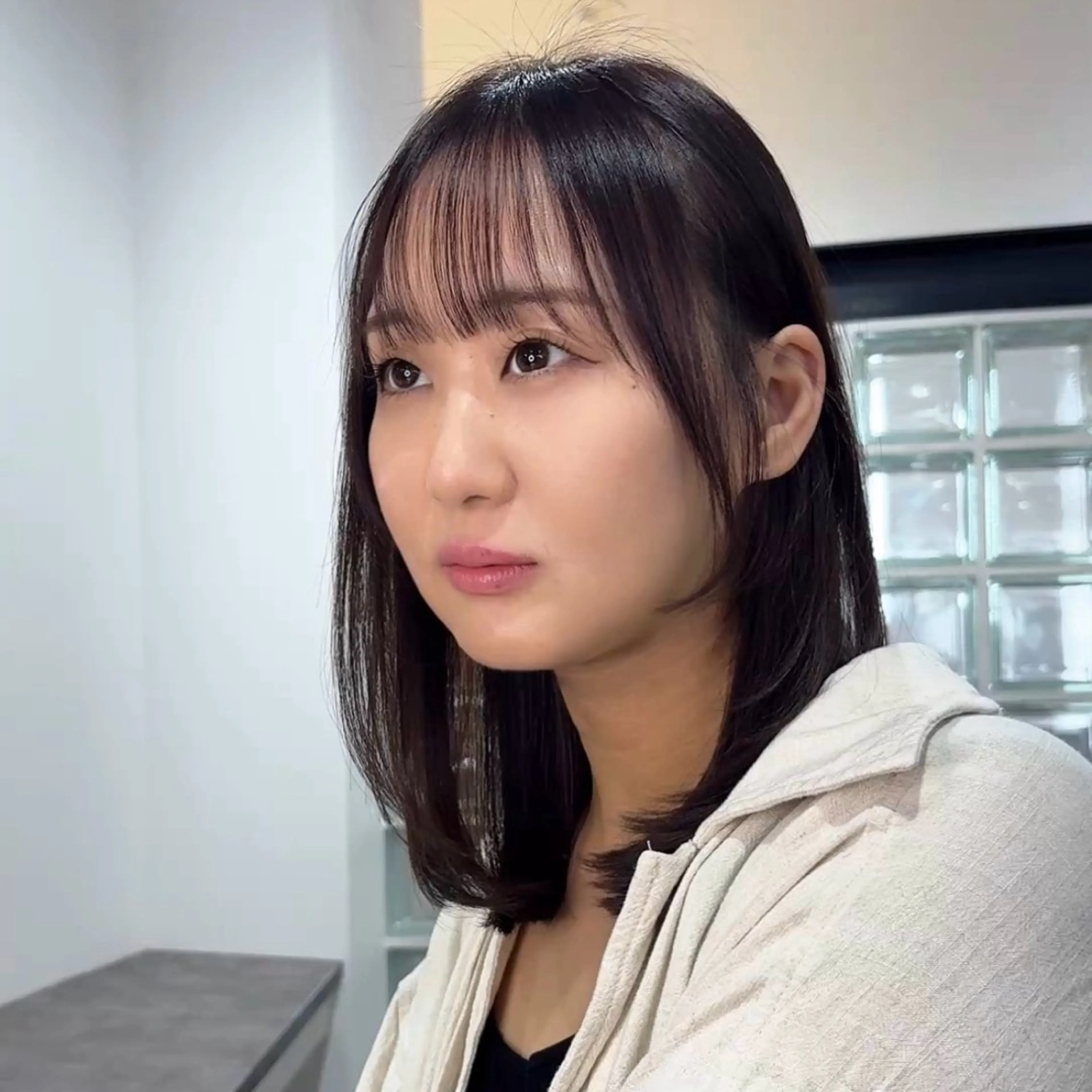 セミロング タナカ レイヤのヘアスタイル