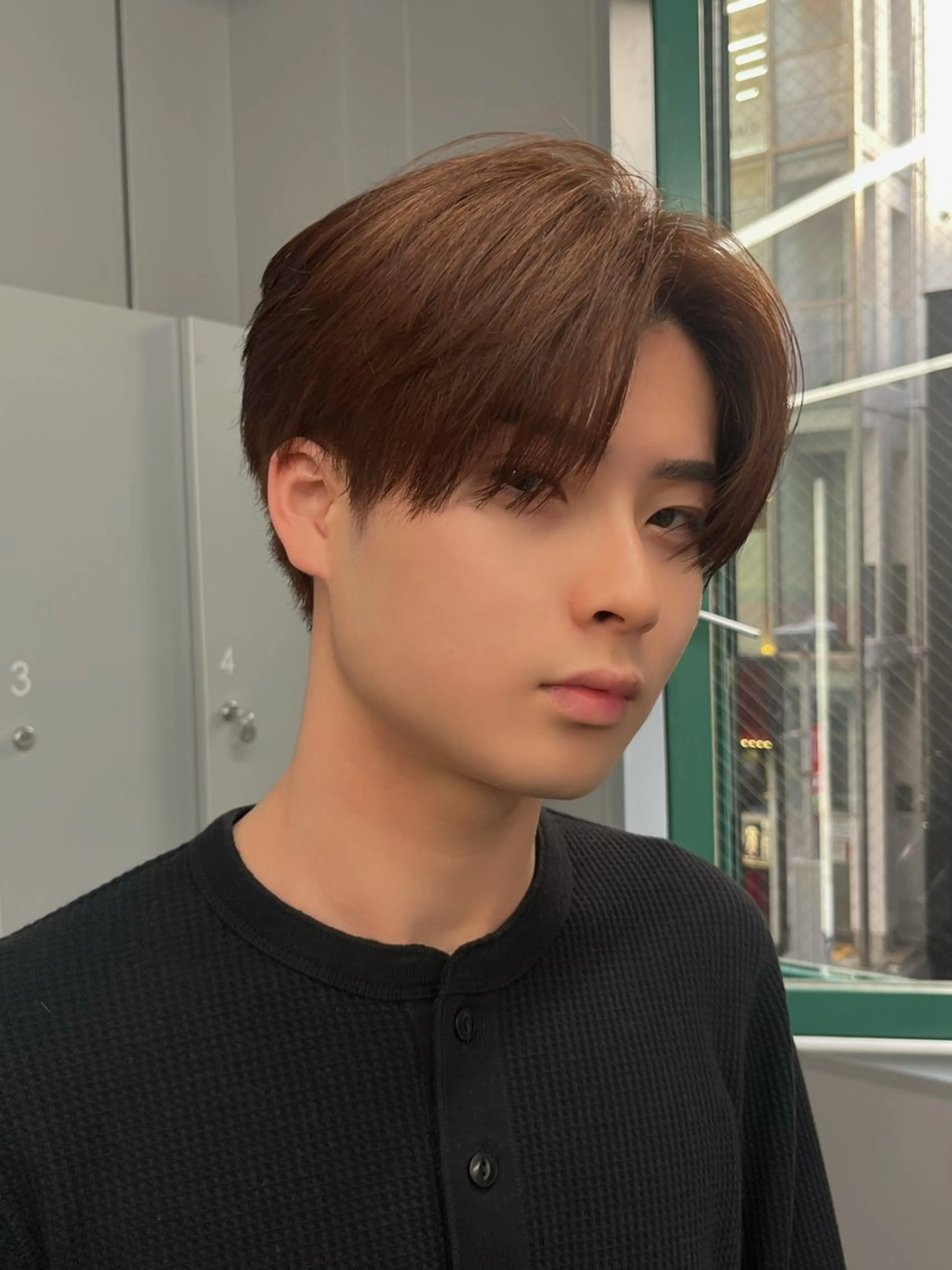 メンズ センターパート カット ヘアカラー NARE所属・アイカ🐺 ナチュラル韓国ヘアのヘアスタイル