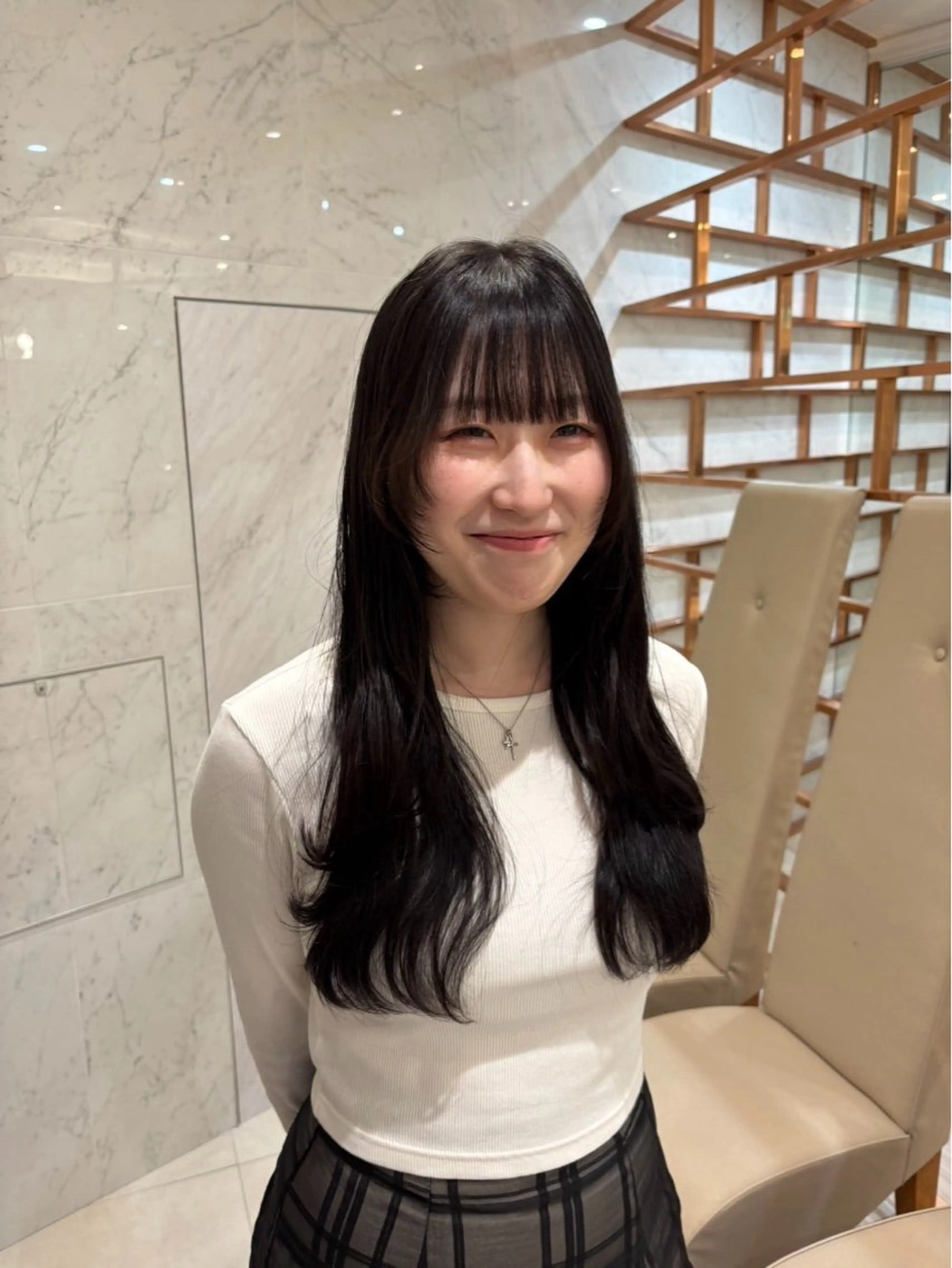 ロング レイヤーカット ローレイヤー カット トリートメント かどた はるなのヘアスタイル