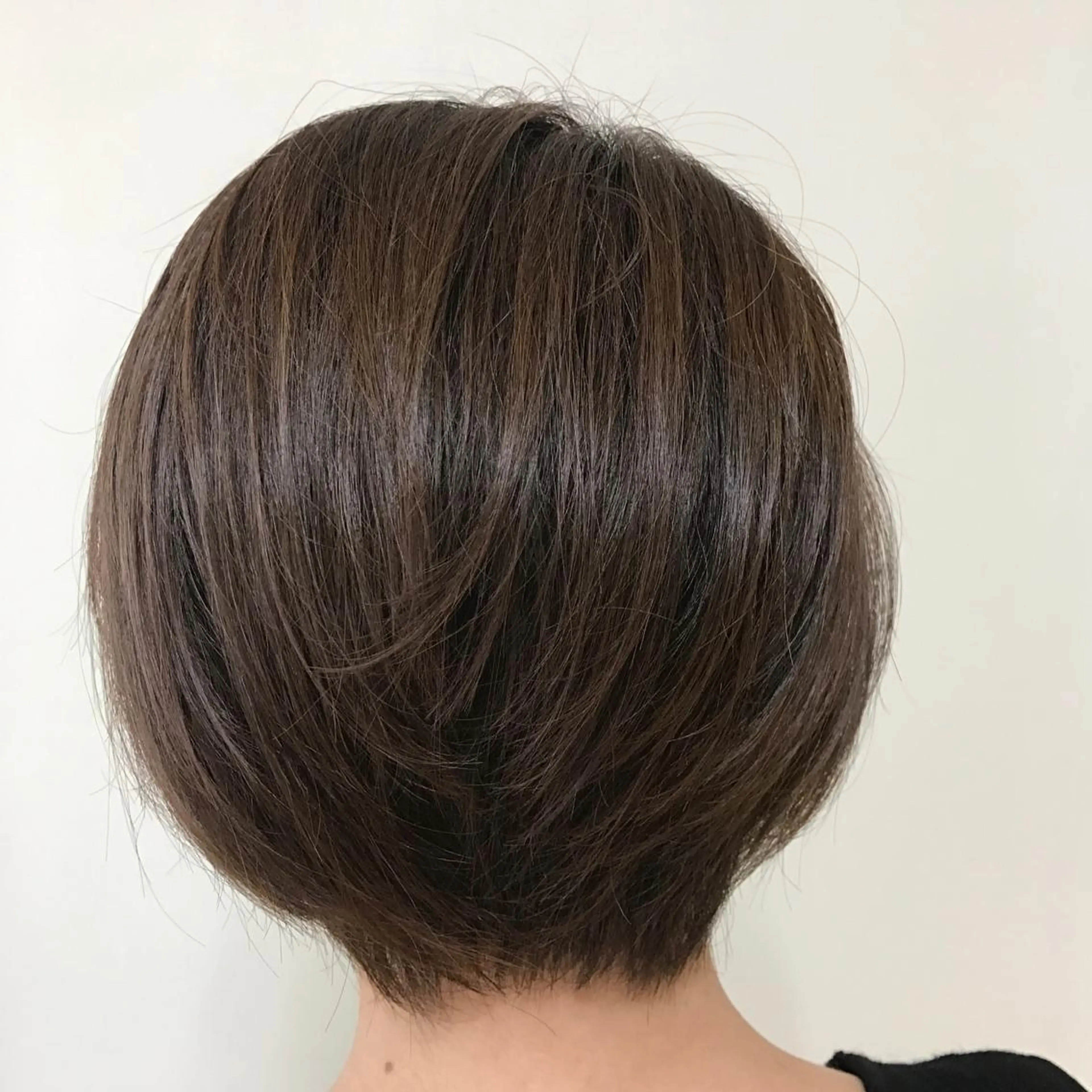 ショート カラー 横田  尚登のヘアスタイル