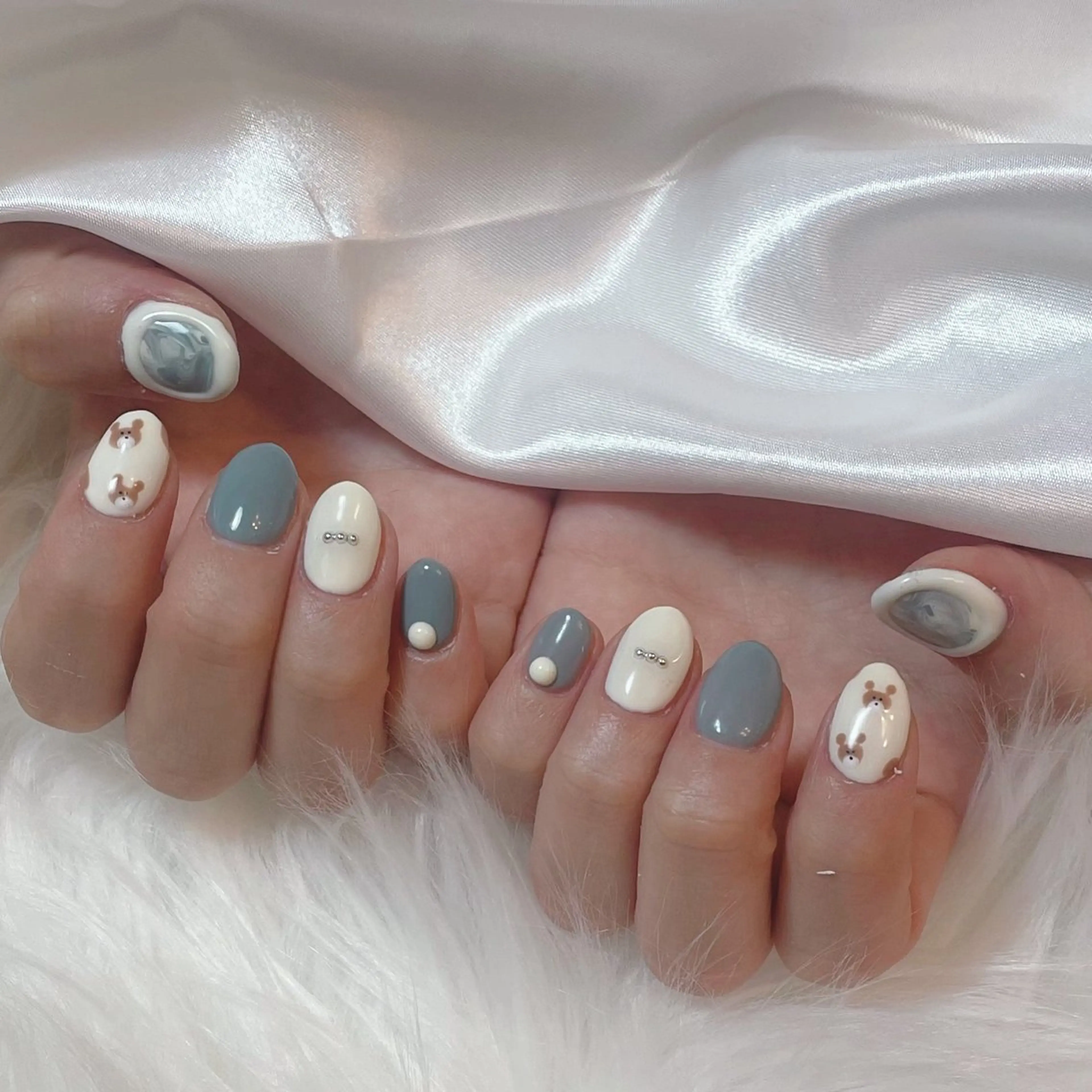ネイル ブルー フレンチネイル キラキラネイル マグネットネイル ニュアンスネイル ハンドネイル timtam --sakiのネイルデザイン