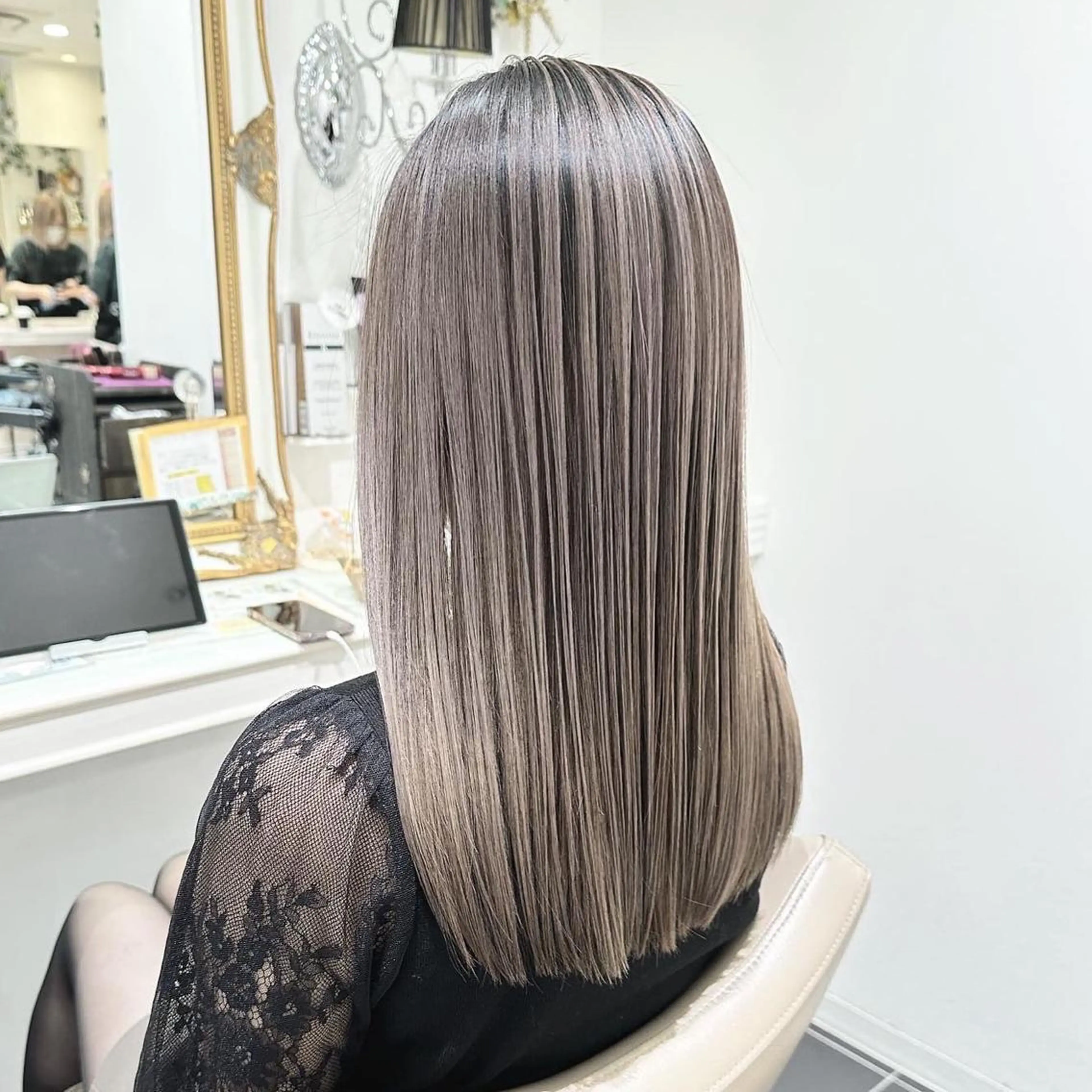 セミロング カラー バレイヤージュ 髪質改善 レイヤーカット カット ヘアカラー トリートメント 山崎俊輔/髪質改善 /バレイヤージュのヘアスタイル