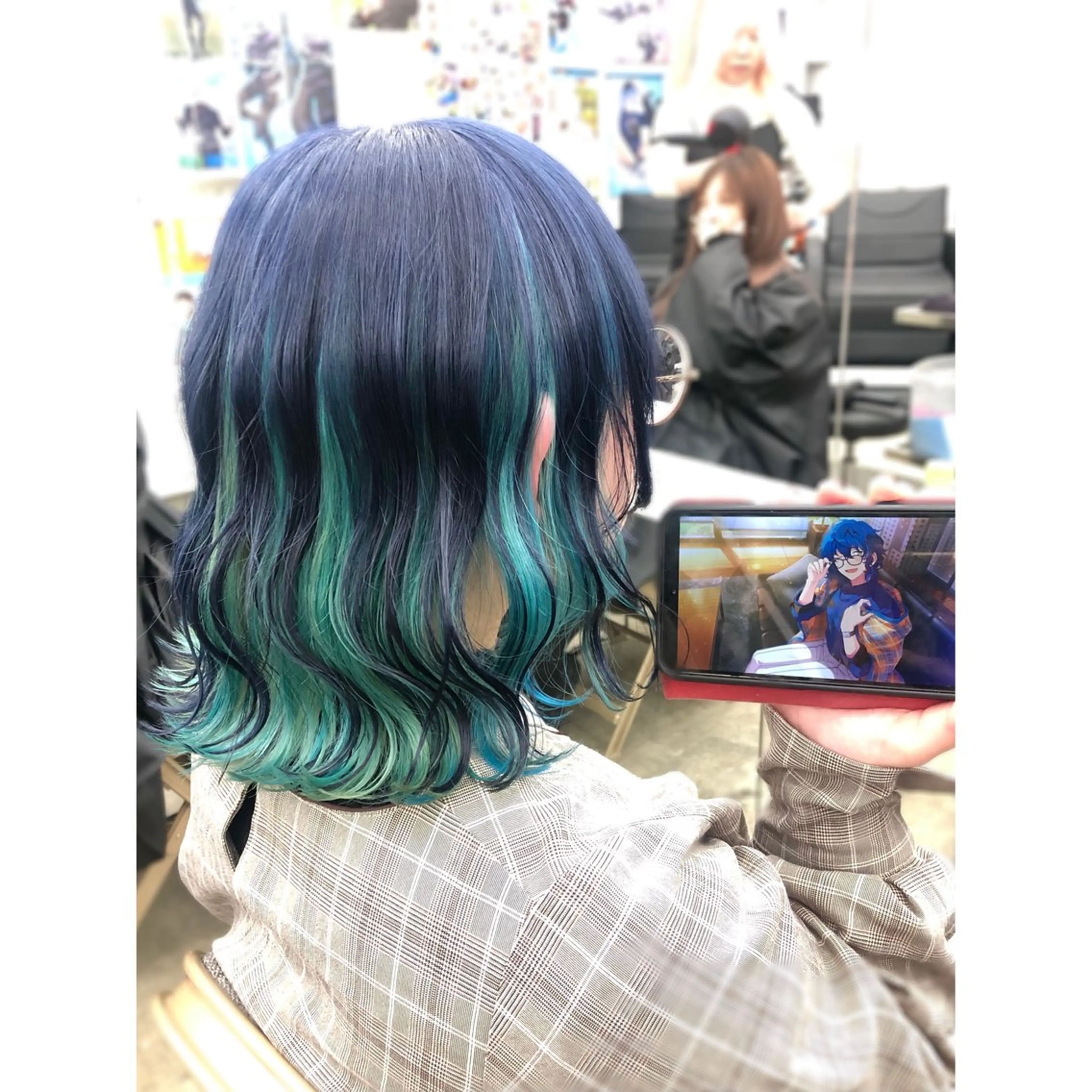 ミディアム カラー ブリーチ ブルーカラー ケアブリーチ デザインカラー ネイビーカラー カット ヘアカラー トリートメント 推しカラー✨ オタク美容師ユウカのヘアスタイル