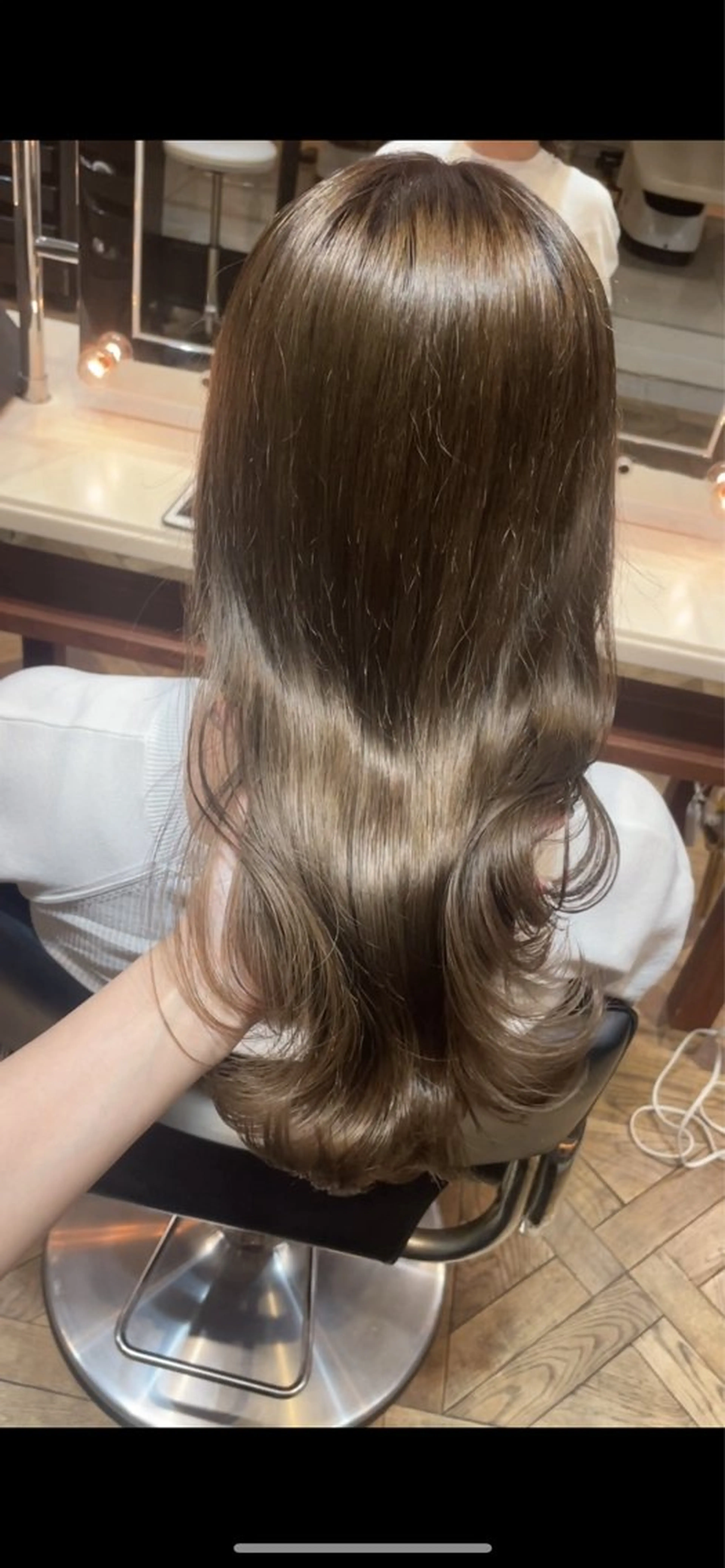 ロング カラー ベージュカラー ハイトーンカラー カット ヘアカラー トリートメント ご新規様限定 透明感カラーKANAのヘアスタイル