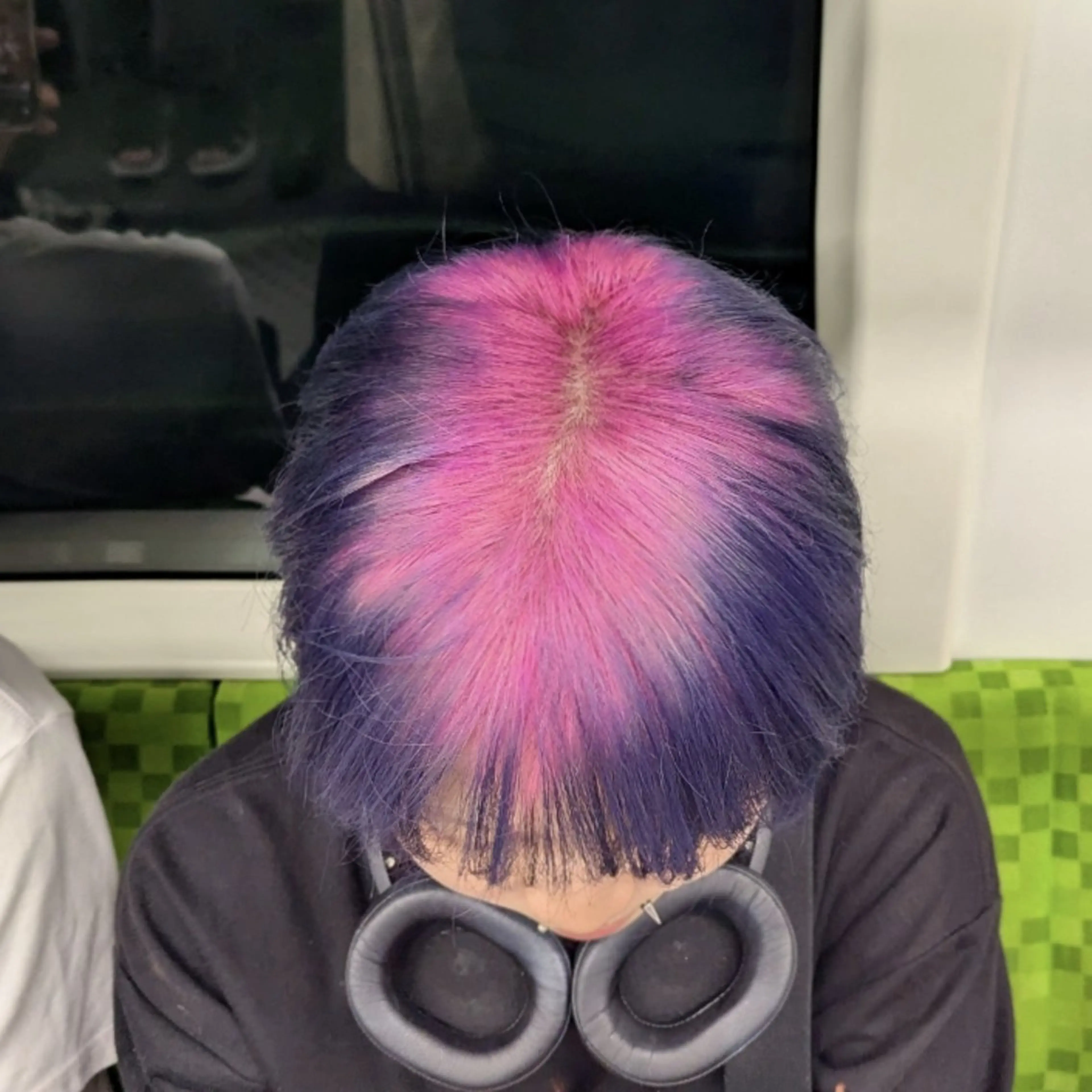 ショート カラー メッシュ ネイビーカラー ピンクカラー ショートヘア ヘアカラー 推しカラー🦉にじさ んじカラー🌈🕒✨のヘアスタイル