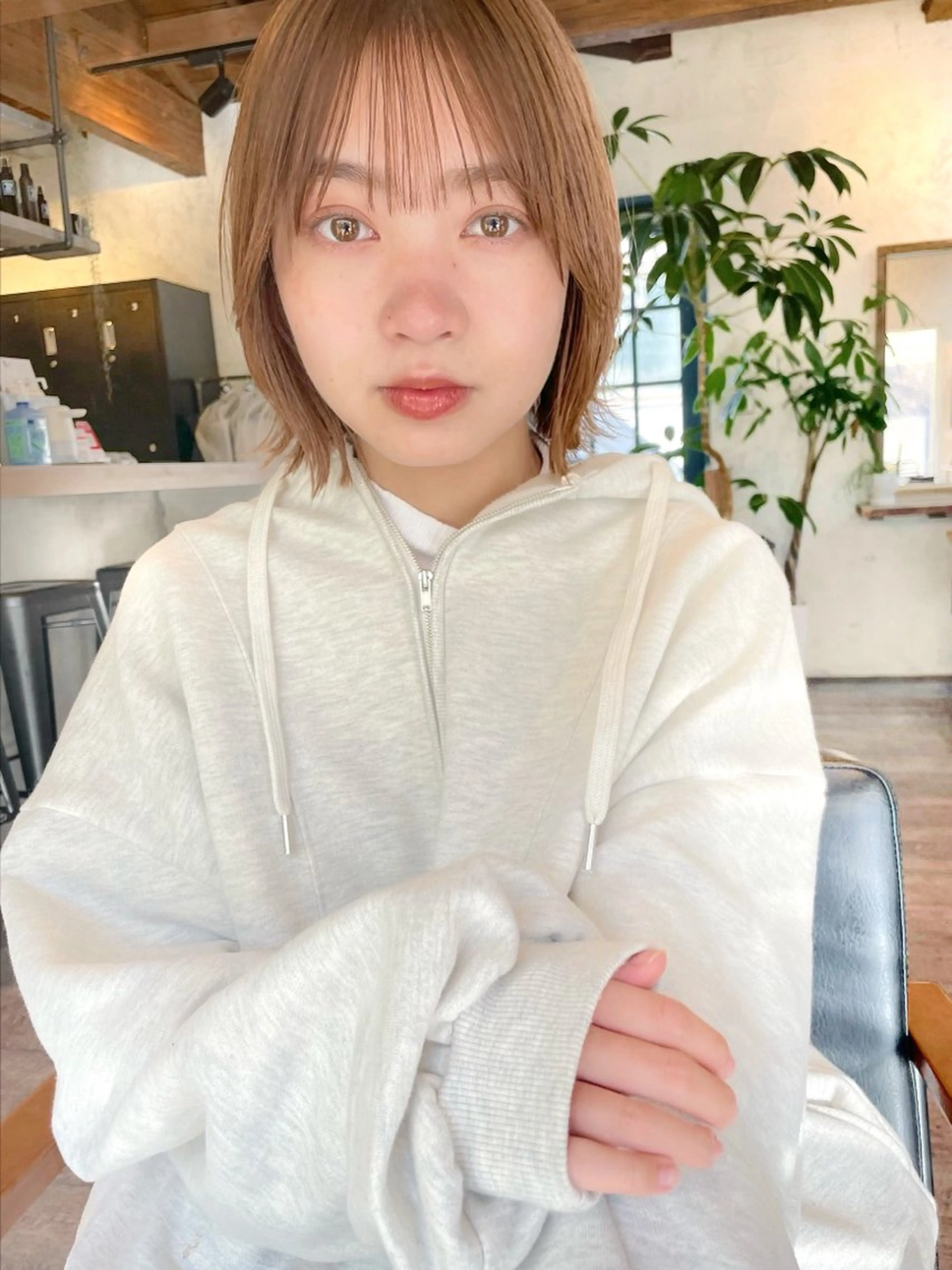 ショート カラー 切りっぱなしボブ ボブレイヤー ボブ くびれヘア 顔まわりレイヤー カット ヘアカラー 結べるレイヤーボブ くびれLady表参道のヘアスタイル