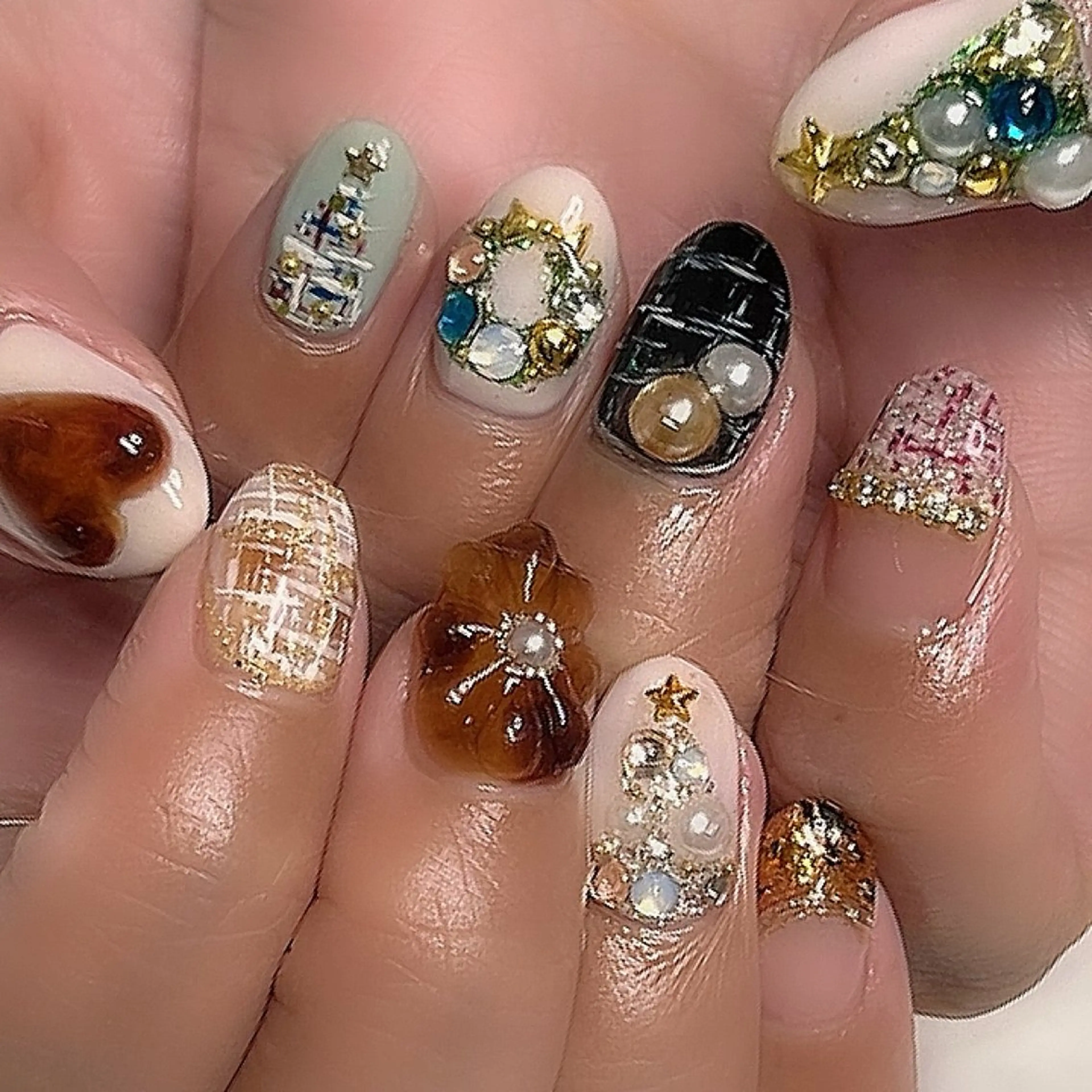 ネイル キラキラネイル マグネットネイル 持ち込み 冬ネイル クリスマス 🩵池袋heart nail🩵のネイルデザイン