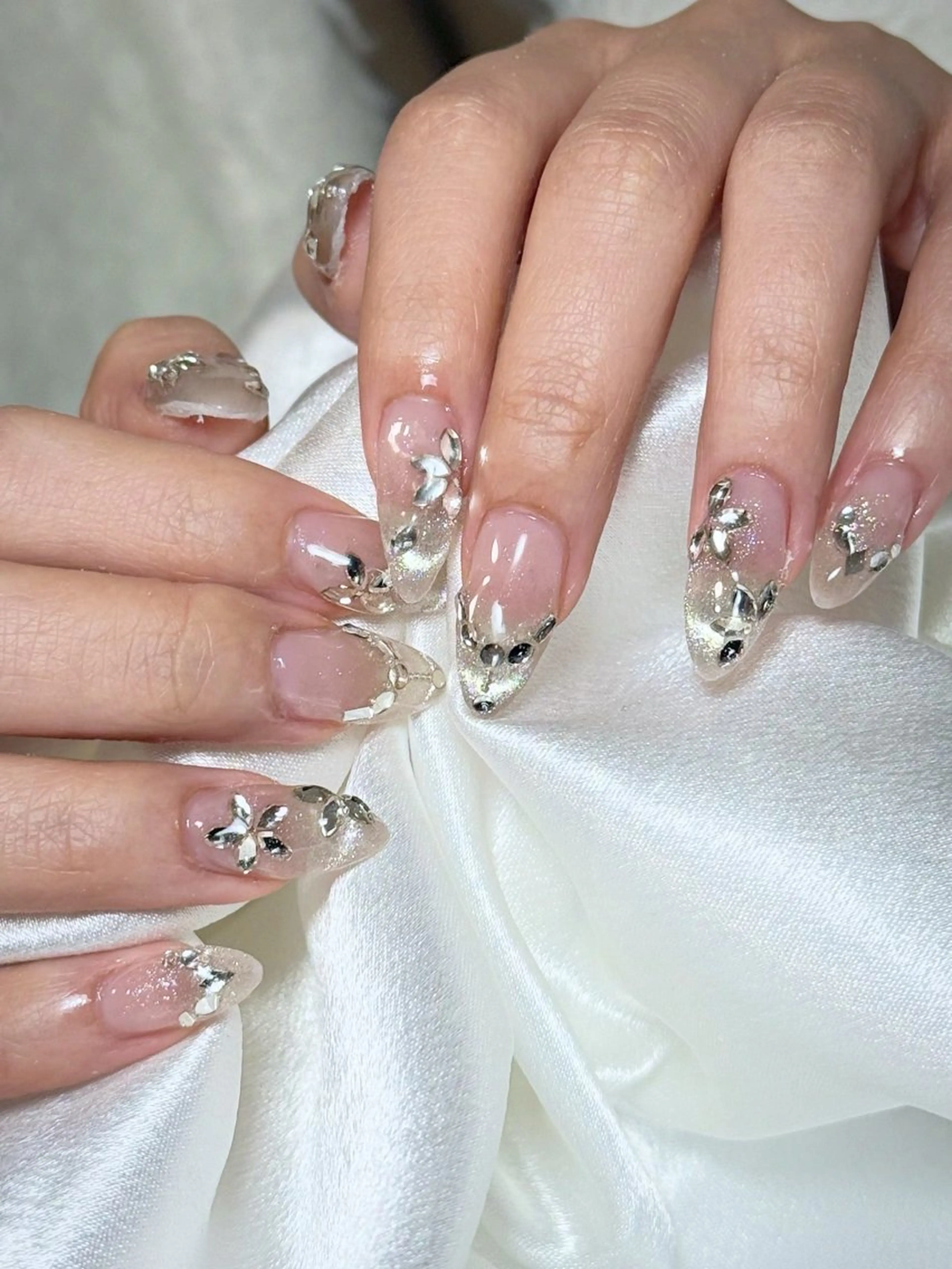 ネイル ハンドネイル ルシイ🎀新宿長さ 出しパーツ専門店のネイルデザイン