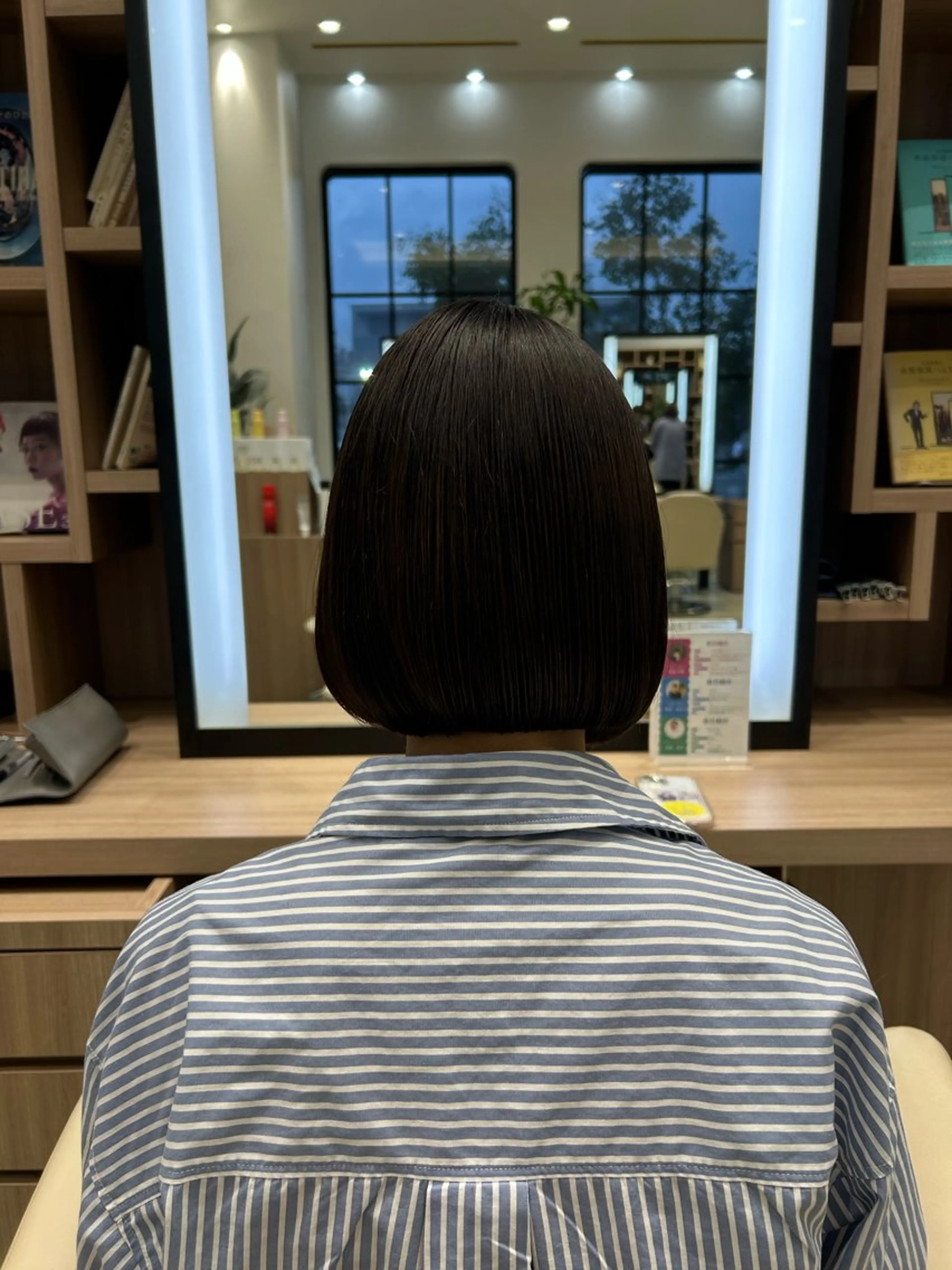 ショート ボブ カット 能登 彩穂のヘアスタイル