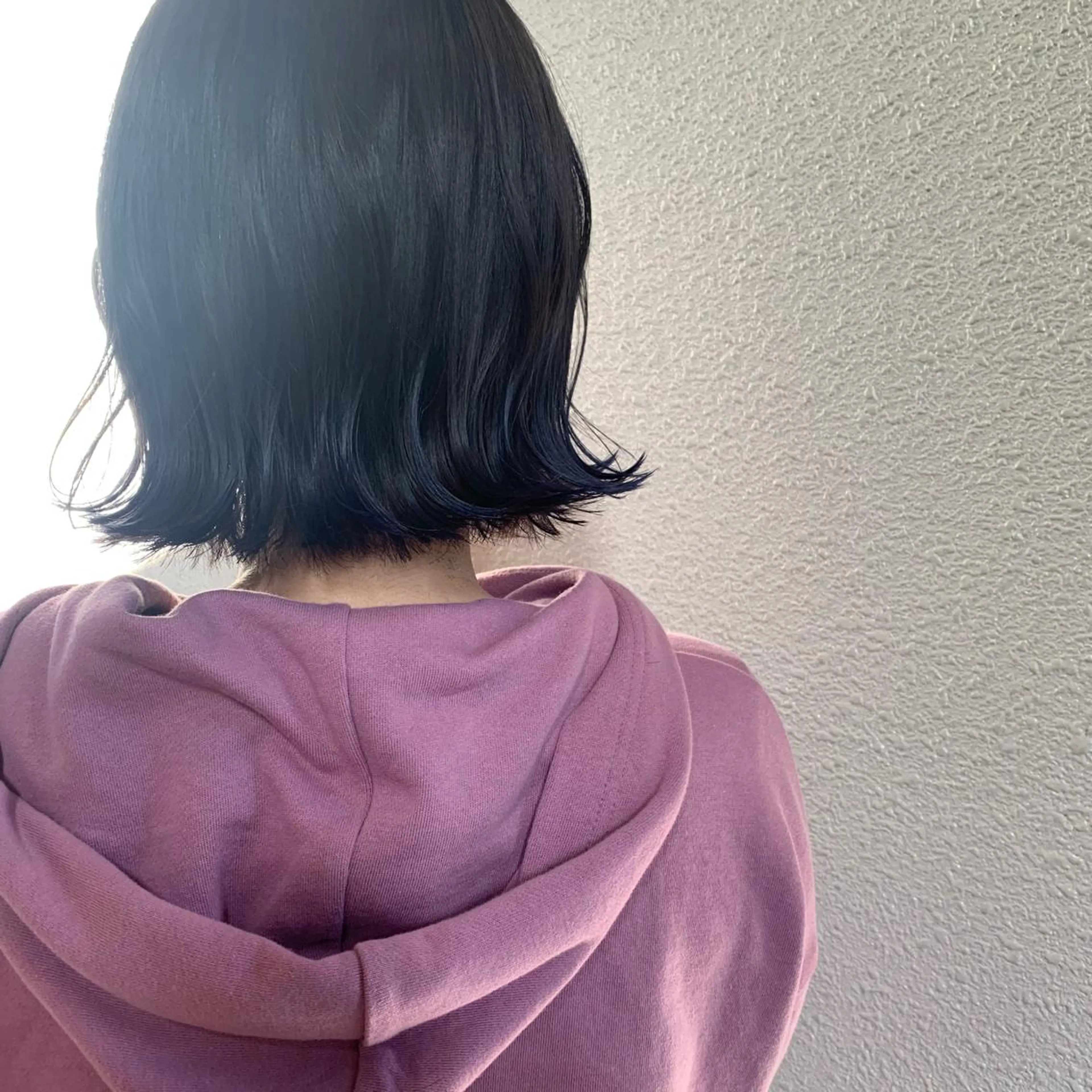 ショート カラー ネイビーカラー 韓国風ヘア ヘアカラー トリートメント 韓国×巻ける髪質改善 💍maki💍のヘアスタイル