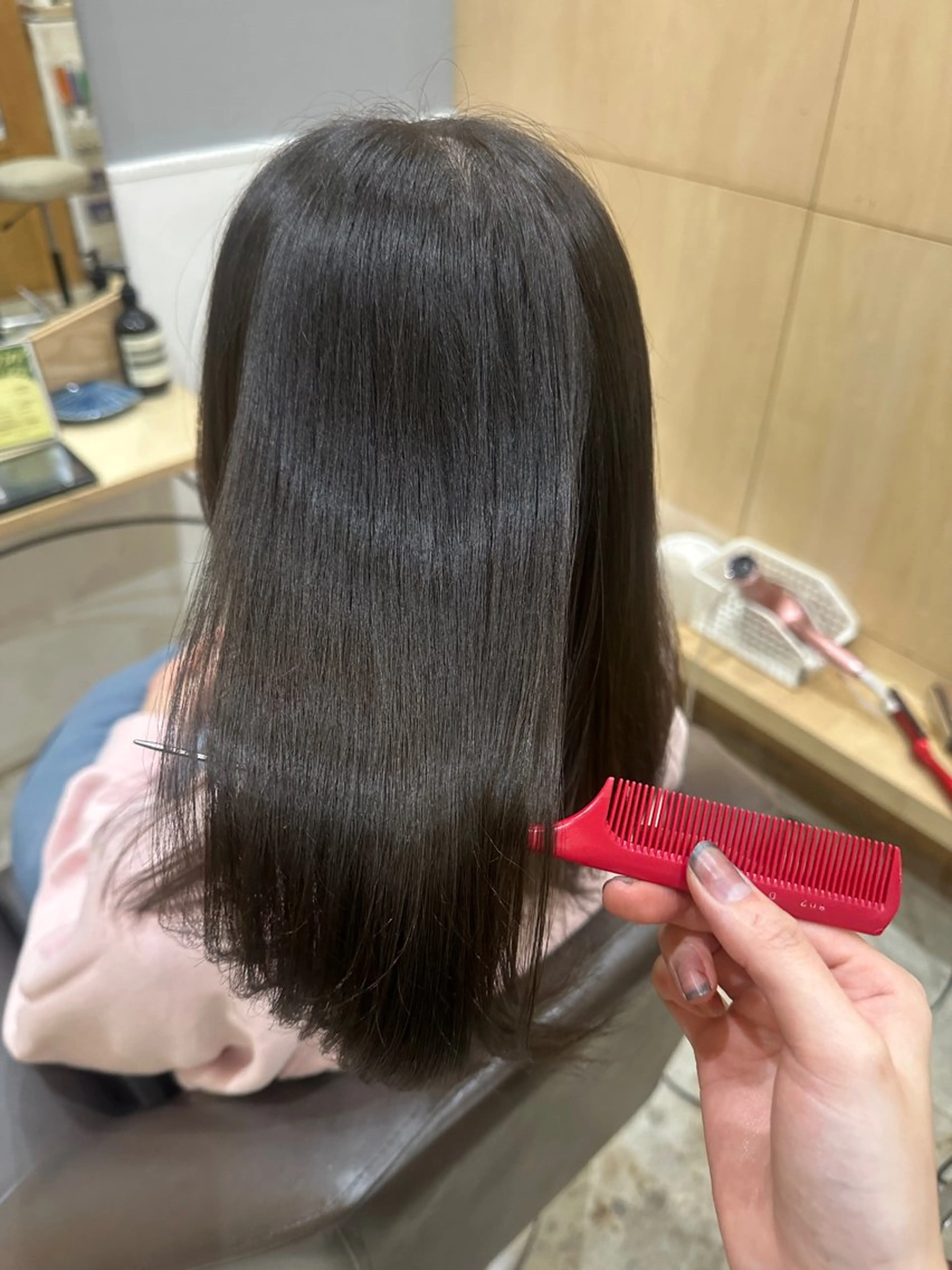ミディアム カット ヘアカラー トリートメント miloc MOMOKAのヘアスタイル