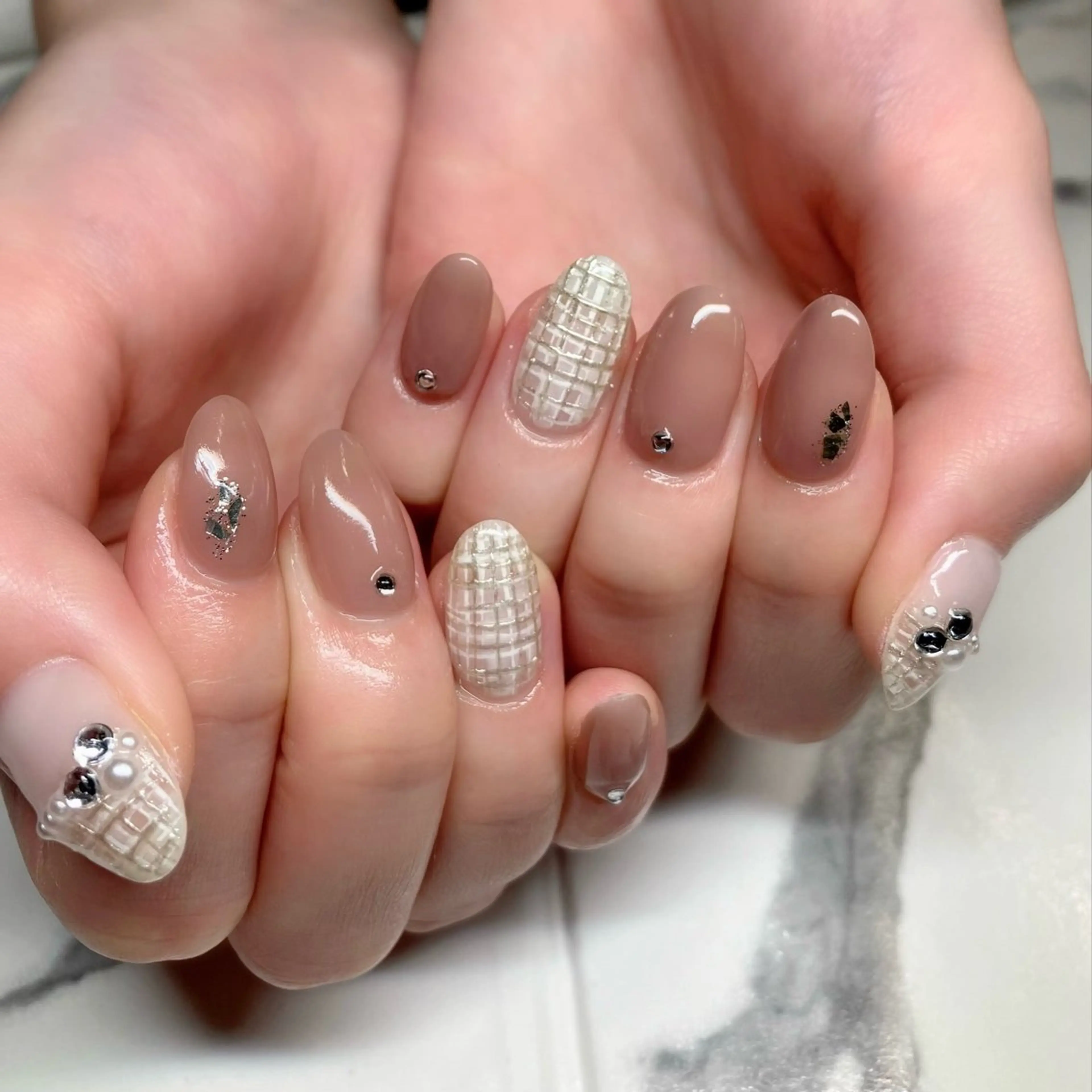 ネイル ピンク ツイードネイル ホワイト MALAMA NAILのネイルデザイン