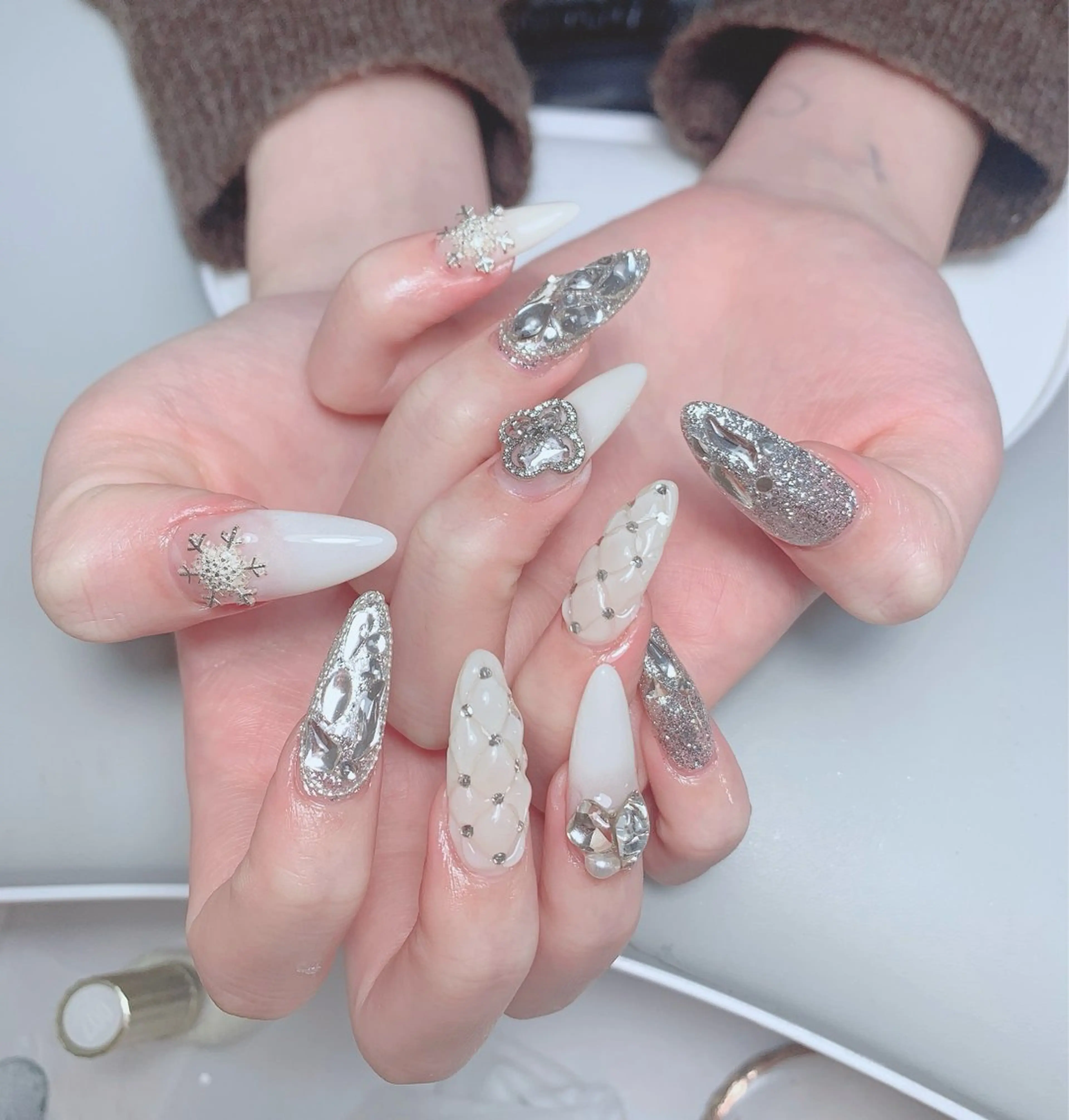 ネイル ハンドネイル T. Leeのネイルデザイン