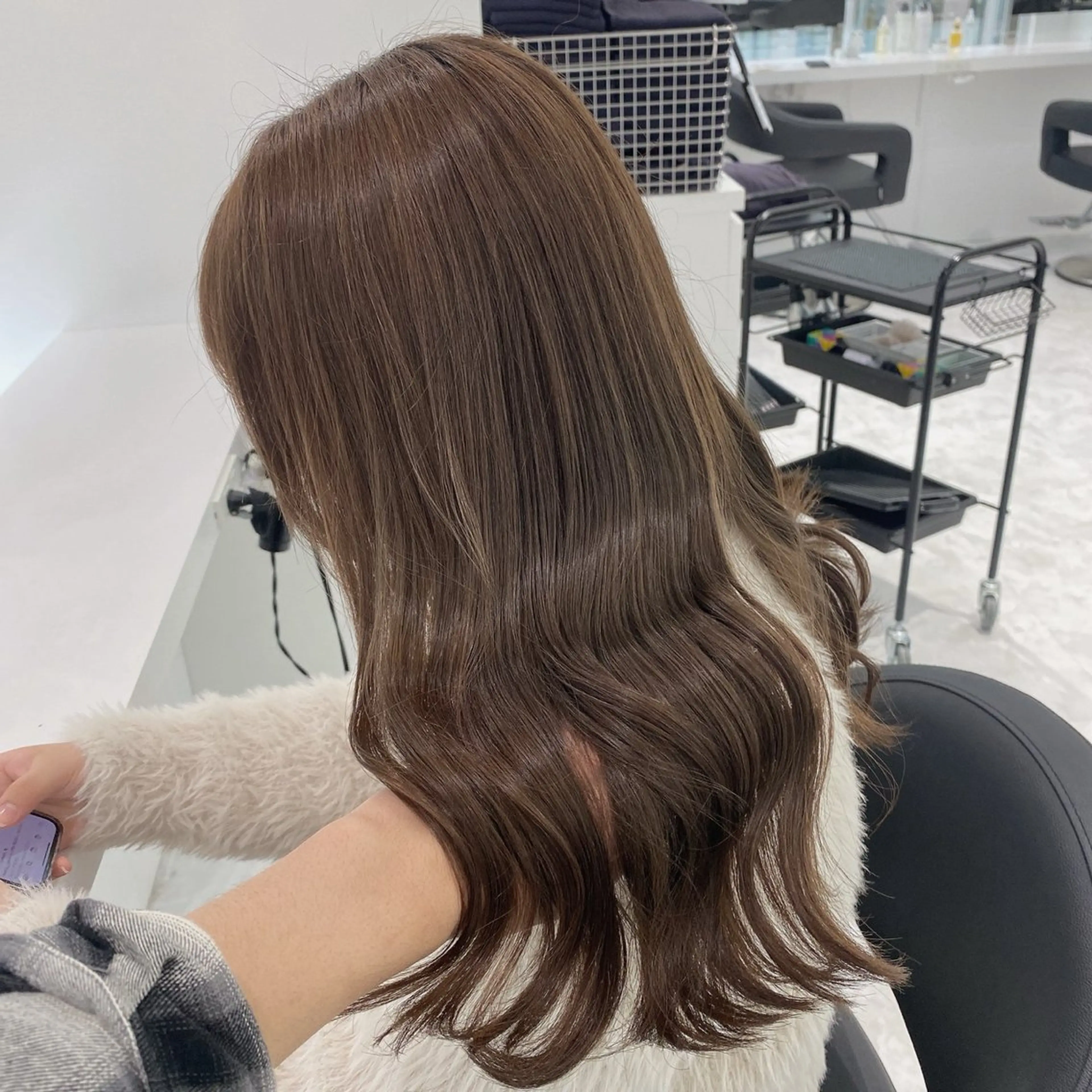 セミロング 髪質改善 🫧モテる💗ダメー ジレスハイトーン🫧のヘアスタイル