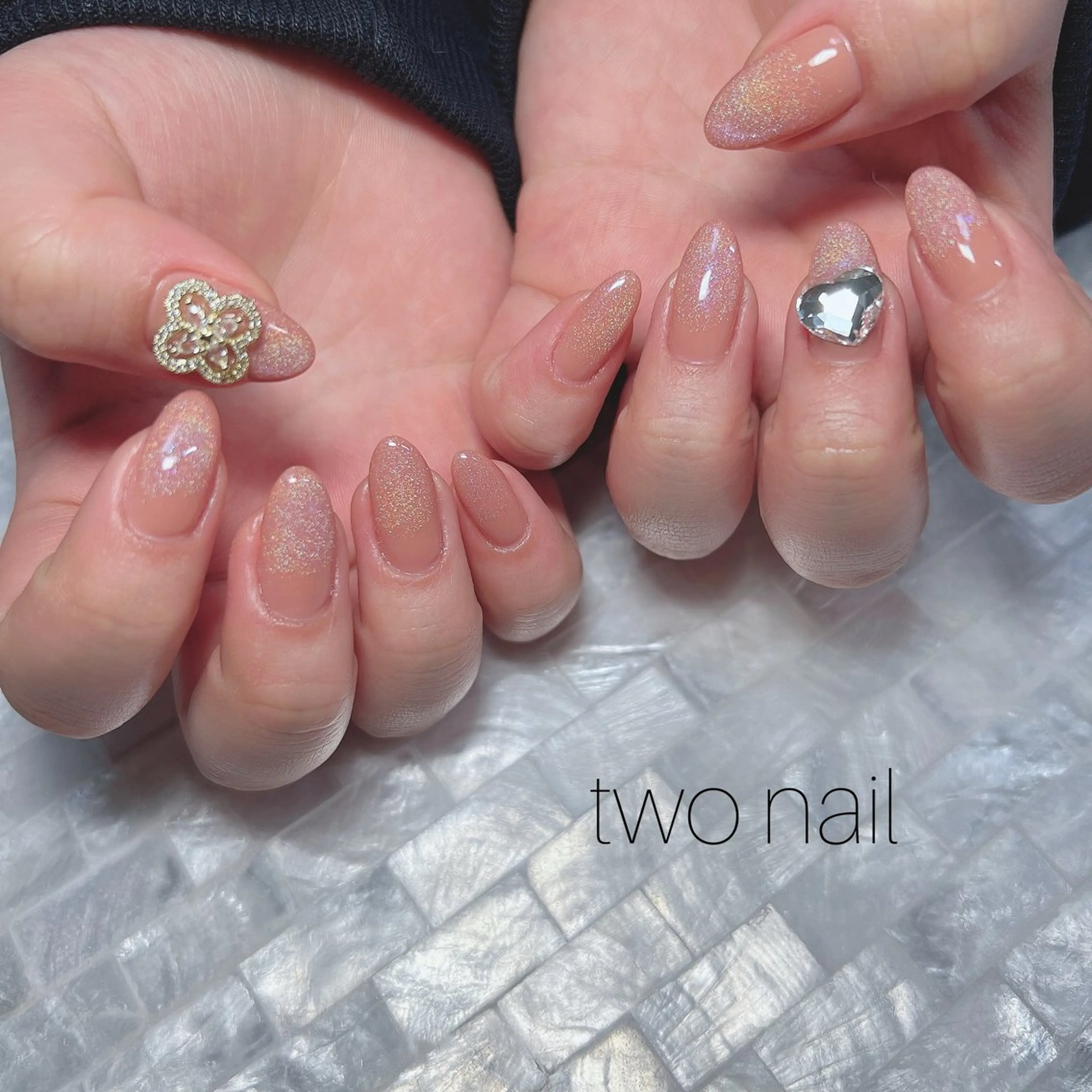 ネイル オーロラネイル ブラウン キラキラネイル マグネットネイル ネイルチップ ハンドネイル two nailのネイルデザイン