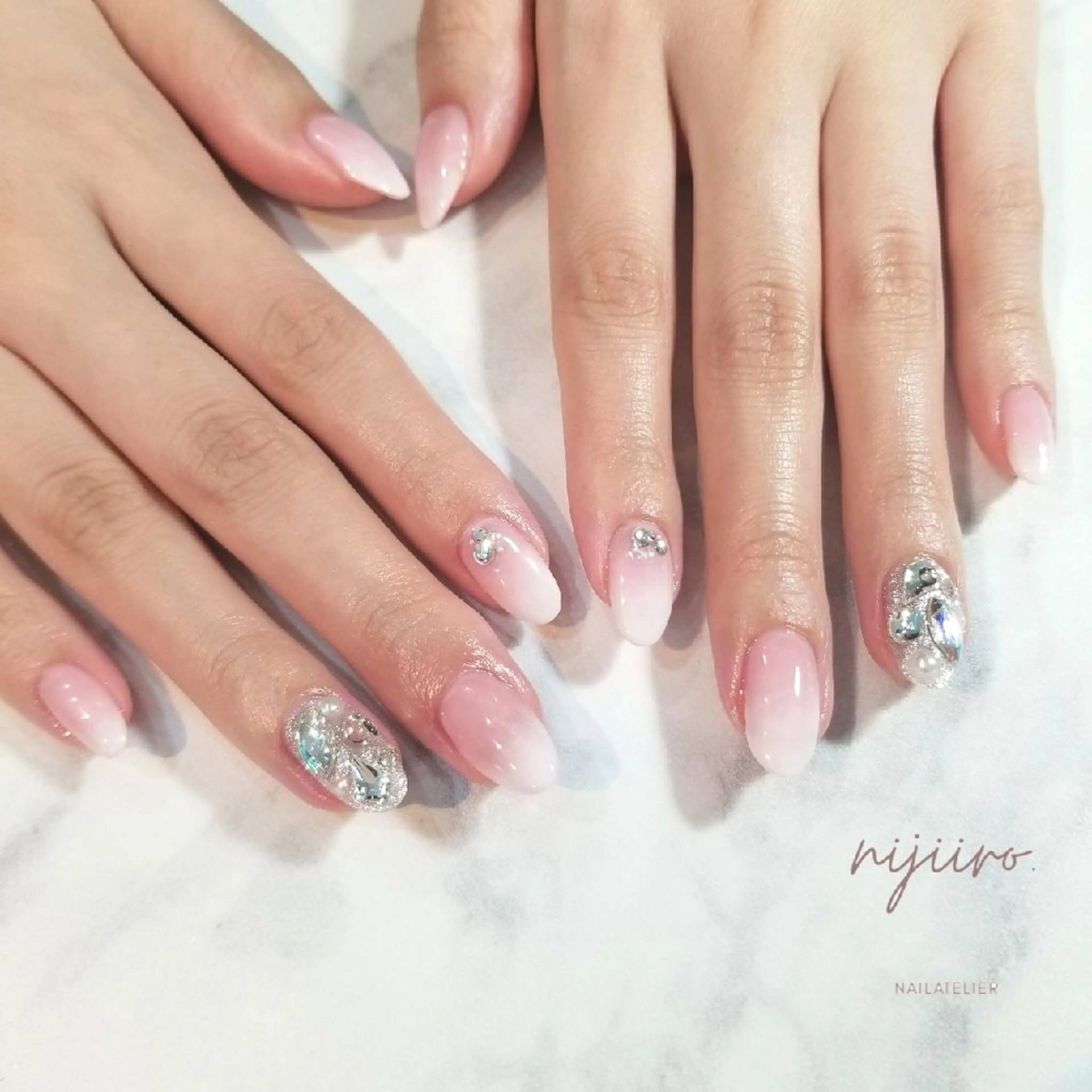 ネイル グラデーション ハンドネイル nijiiro🌈 サトウのネイルデザイン