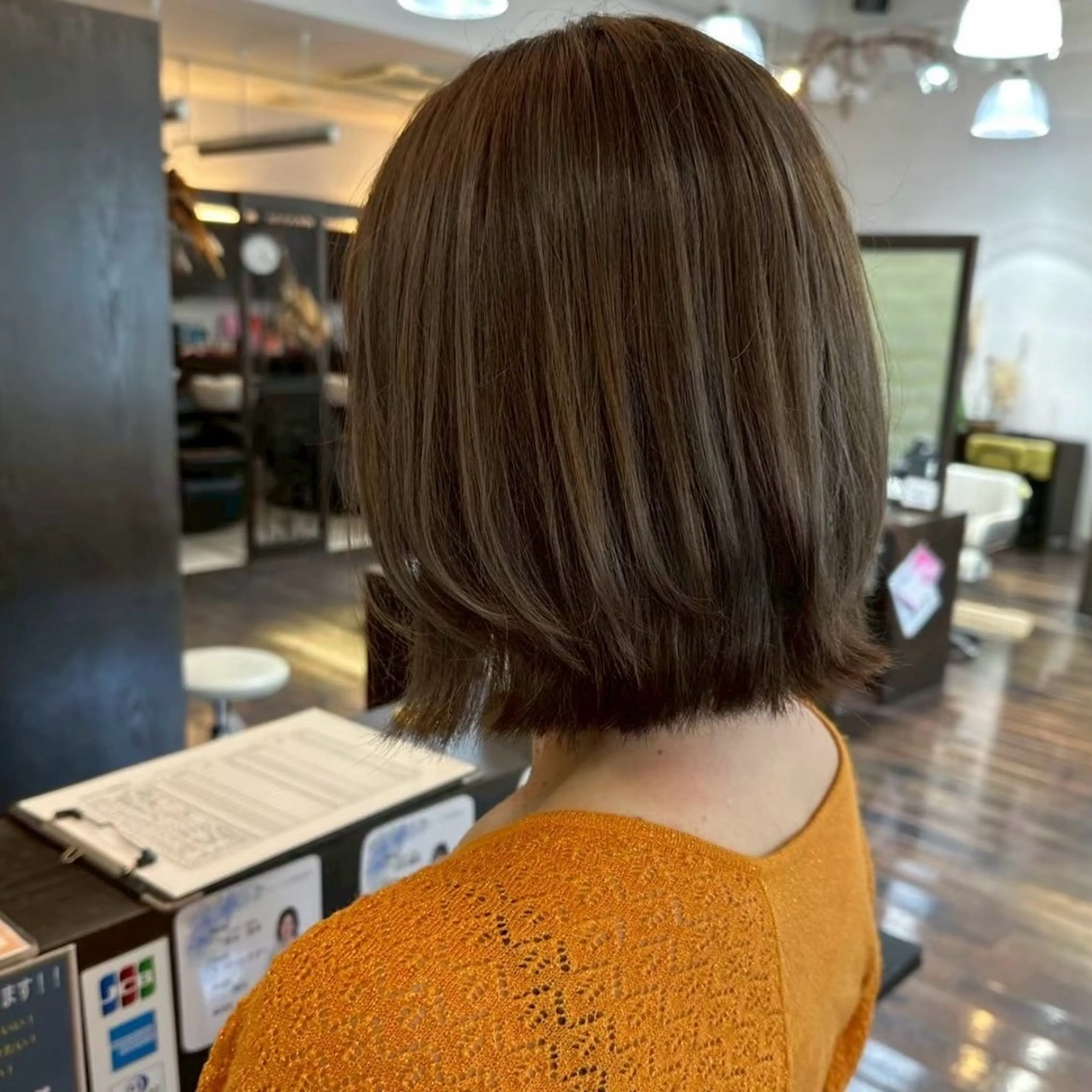 ミディアム カラー 近藤 優羽のヘアスタイル